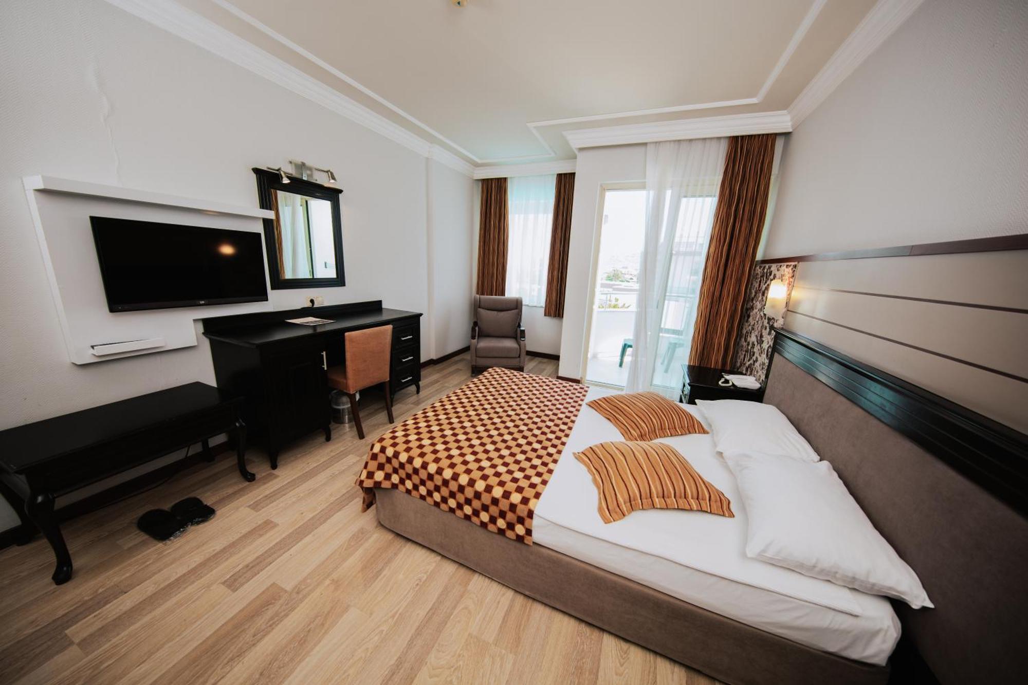Double or Twin Room Sea View