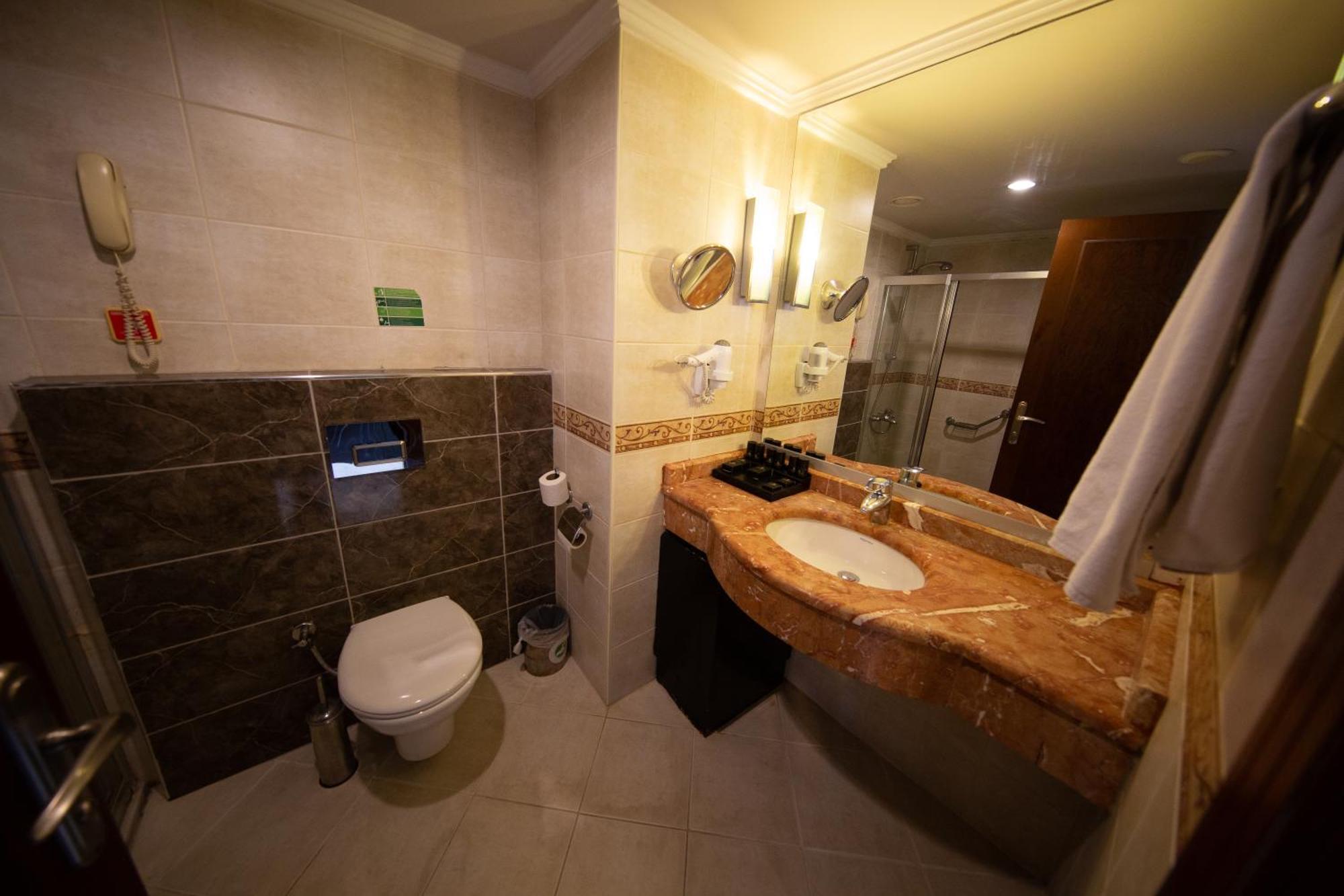 Double or Twin Room Sea View