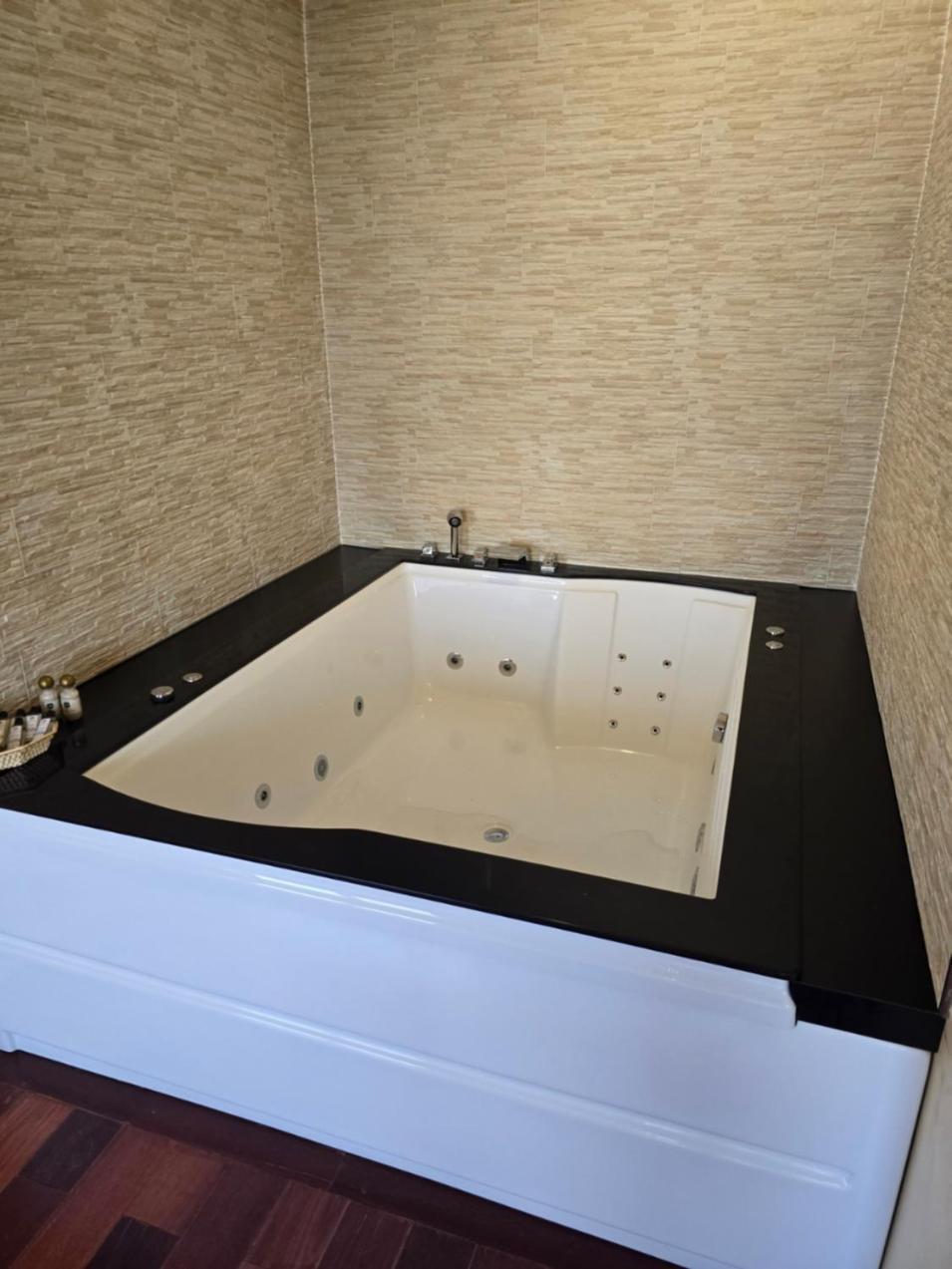Suite Hot Tub