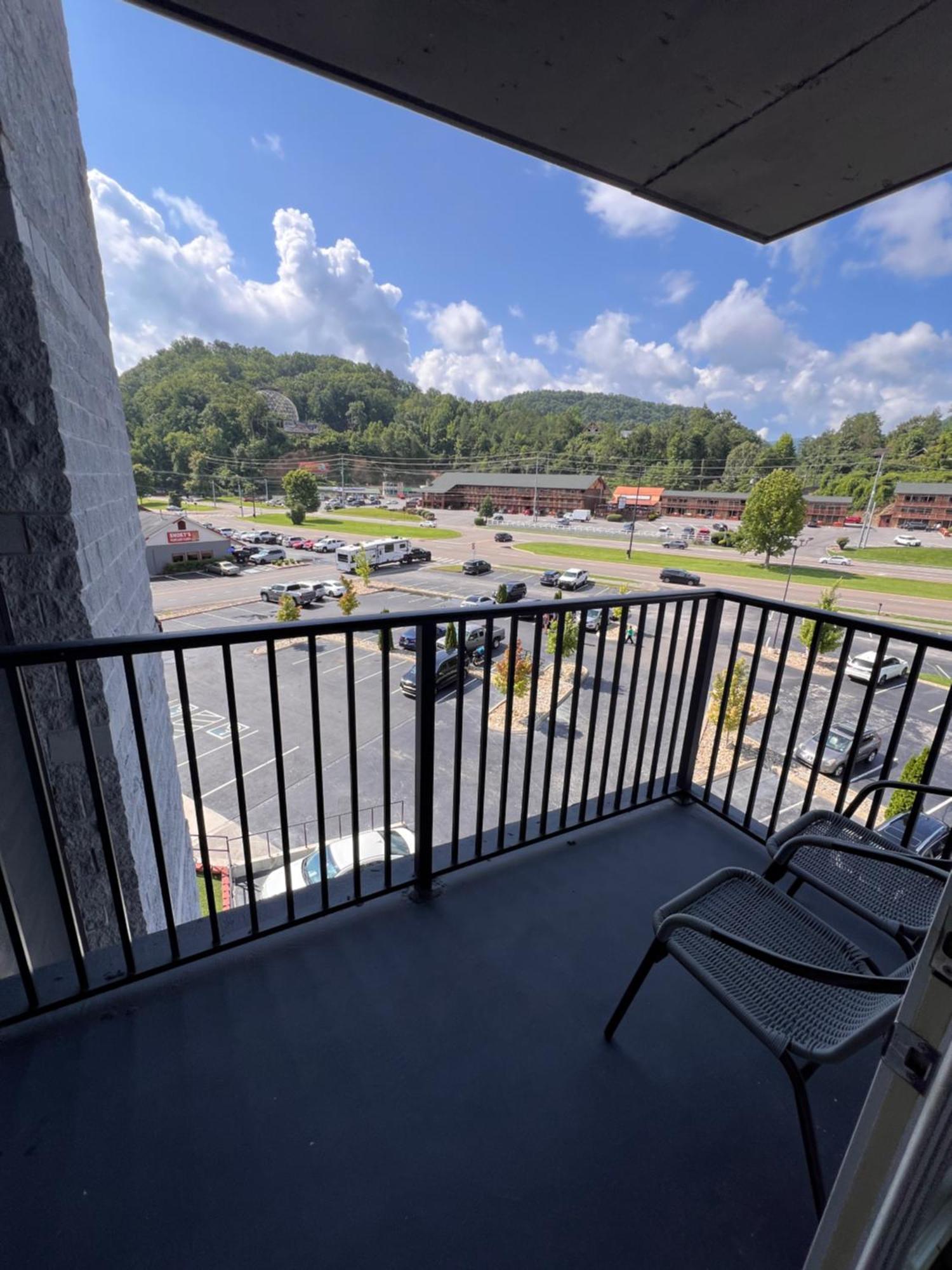 Premium King Room Balcony Non-Smoking,1606052087:JPEG