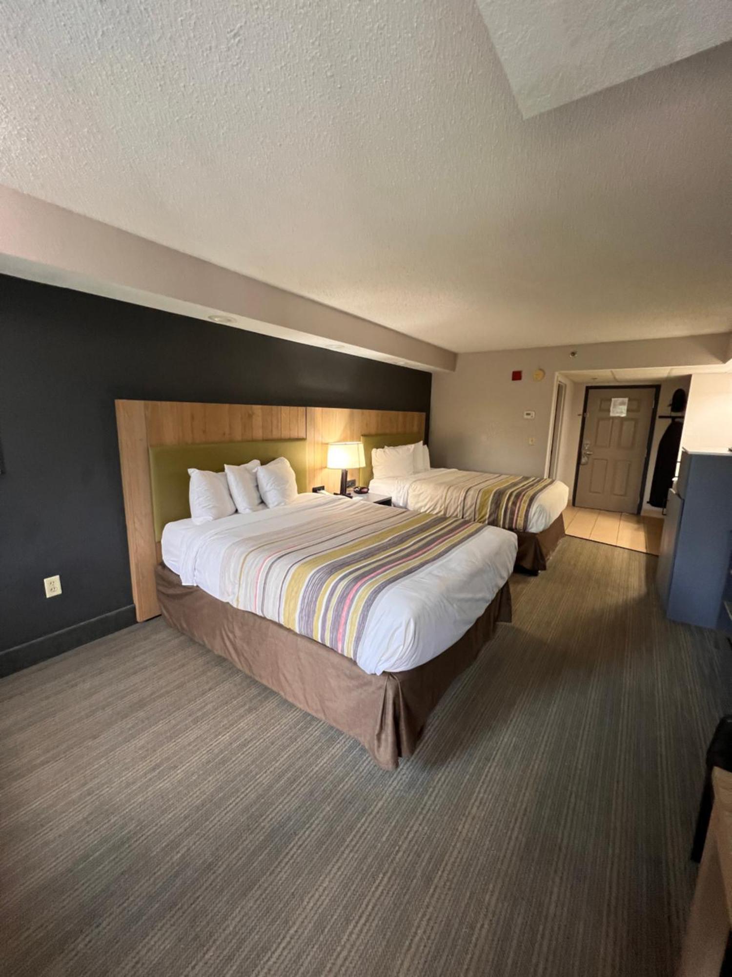 Premium Queen Room Two Queen Beds Balcony Non-Smoking,1606052092:JPEG