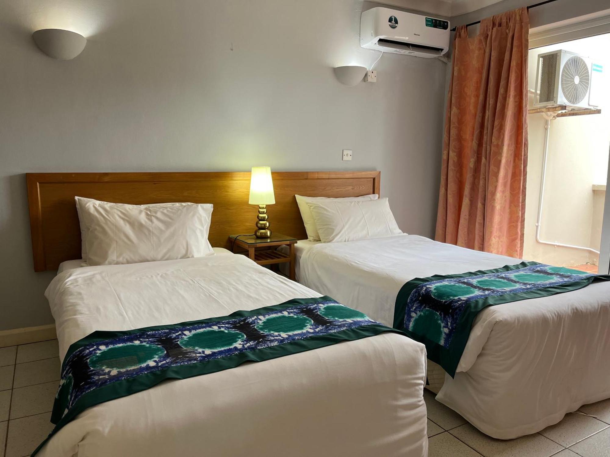Deluxe One-Bedroom Apartment