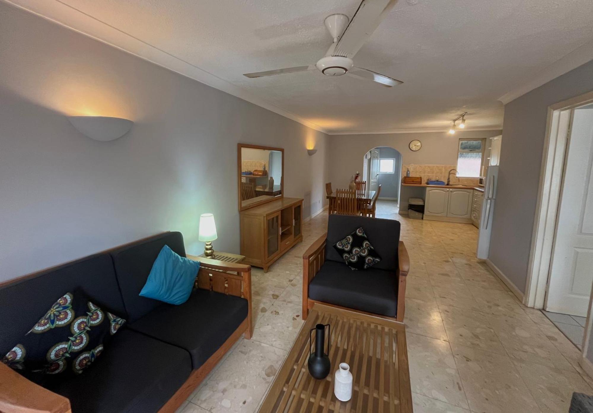 Deluxe One-Bedroom Apartment