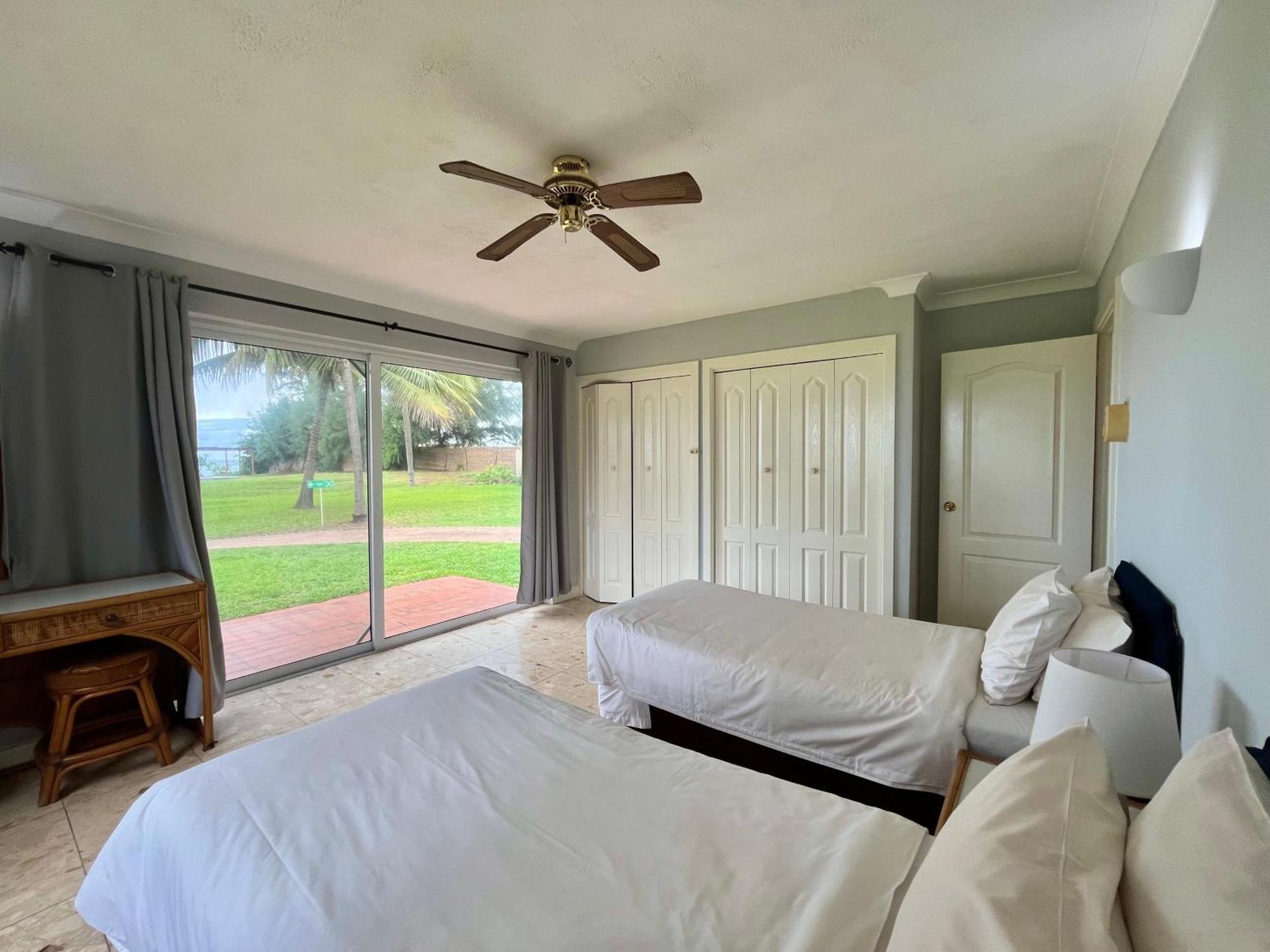 Deluxe One-Bedroom Apartment