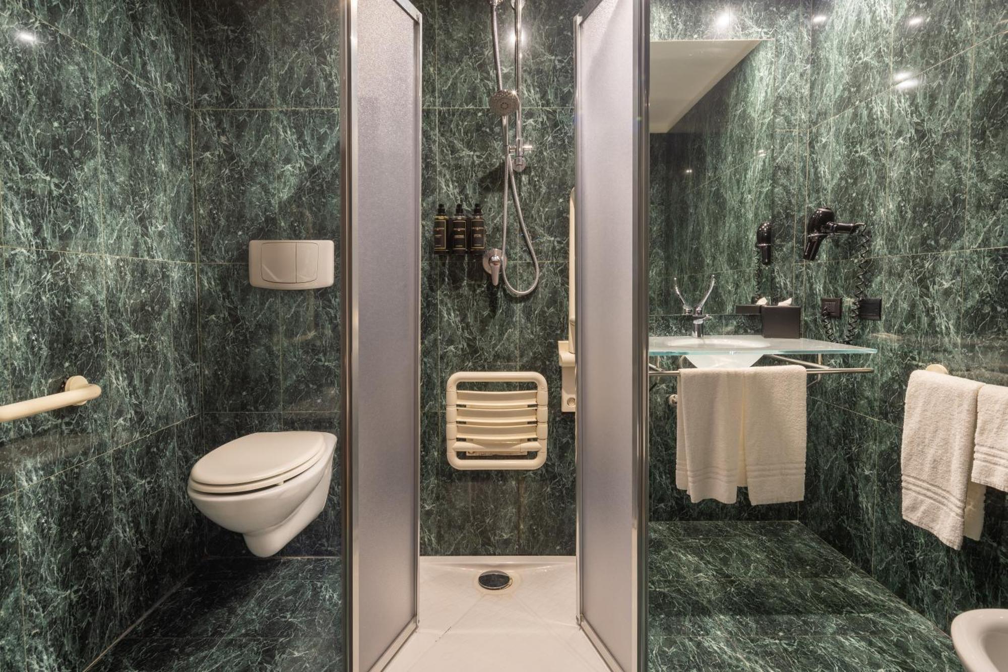 Standard Triple Room Disability Access,1606543603:JPEG