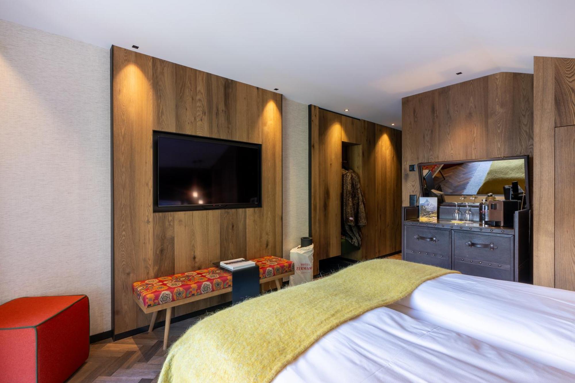 Deluxe Room Balcony Matterhorn View