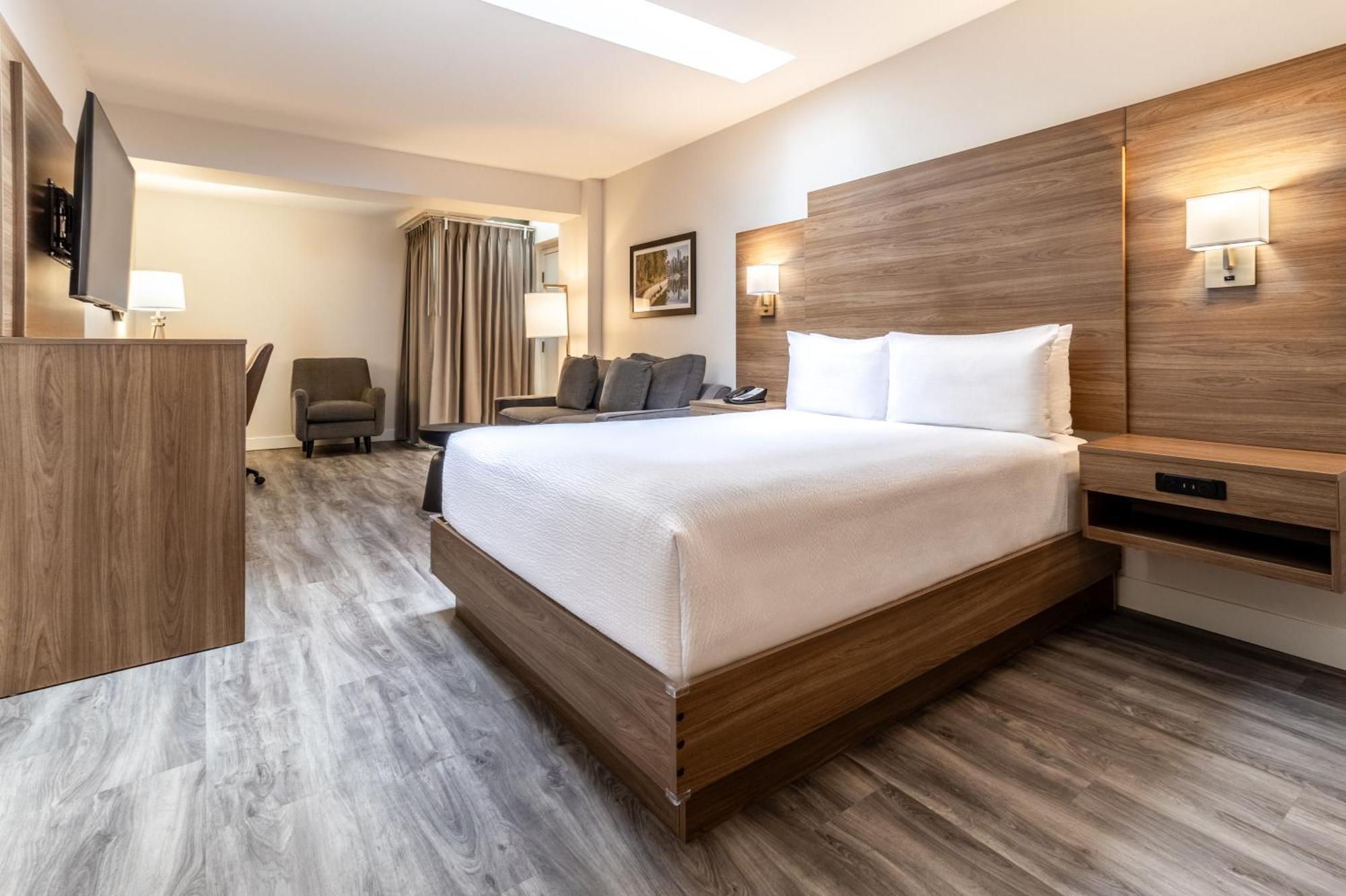 One Queen Bed Interior