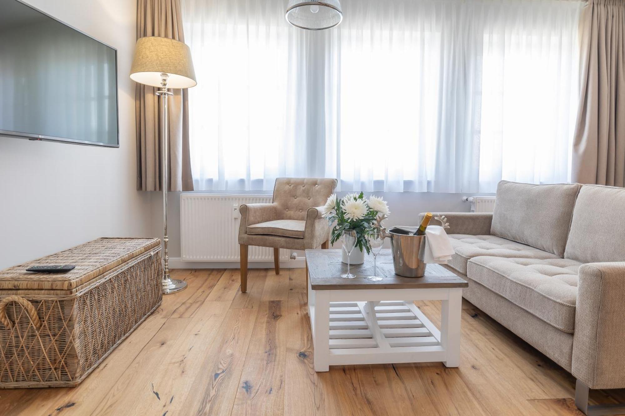 Standard Double Suite