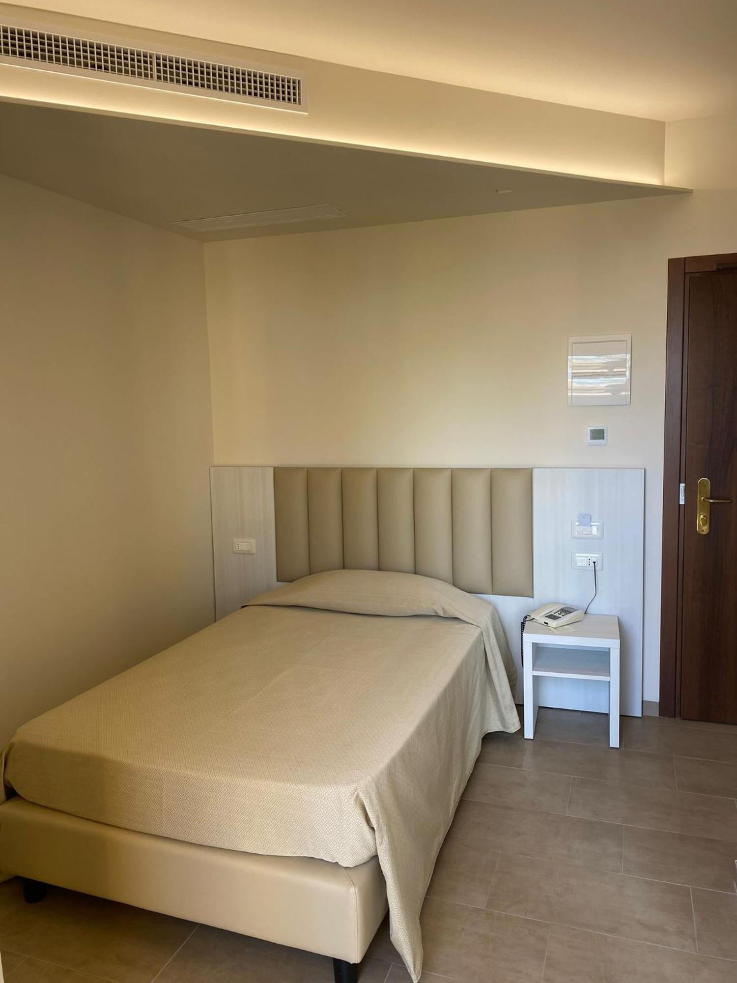 Deluxe Single Room Sea View,1606573105:JPEG