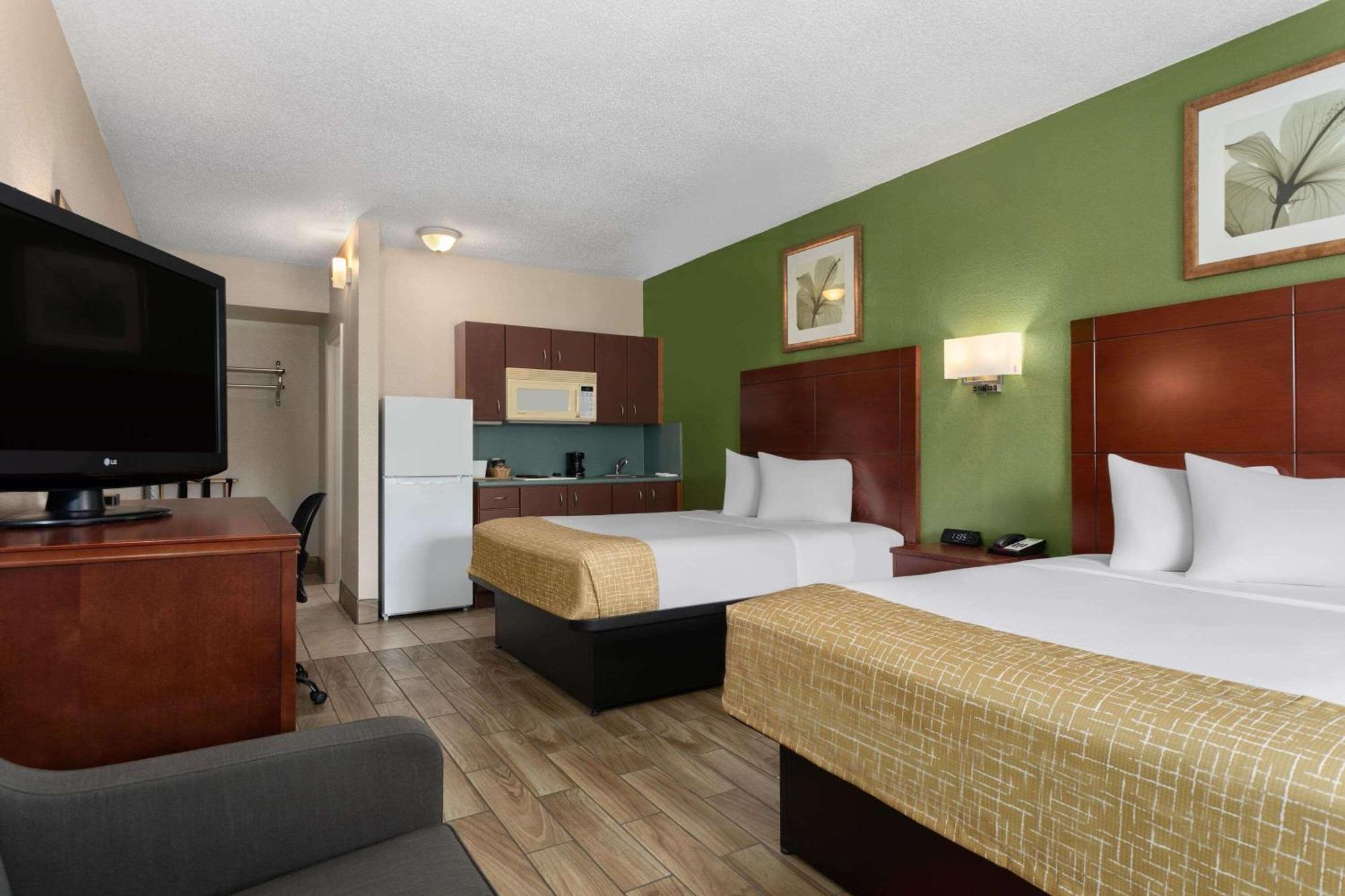 Queen Room Two Queen Beds Non-Smoking