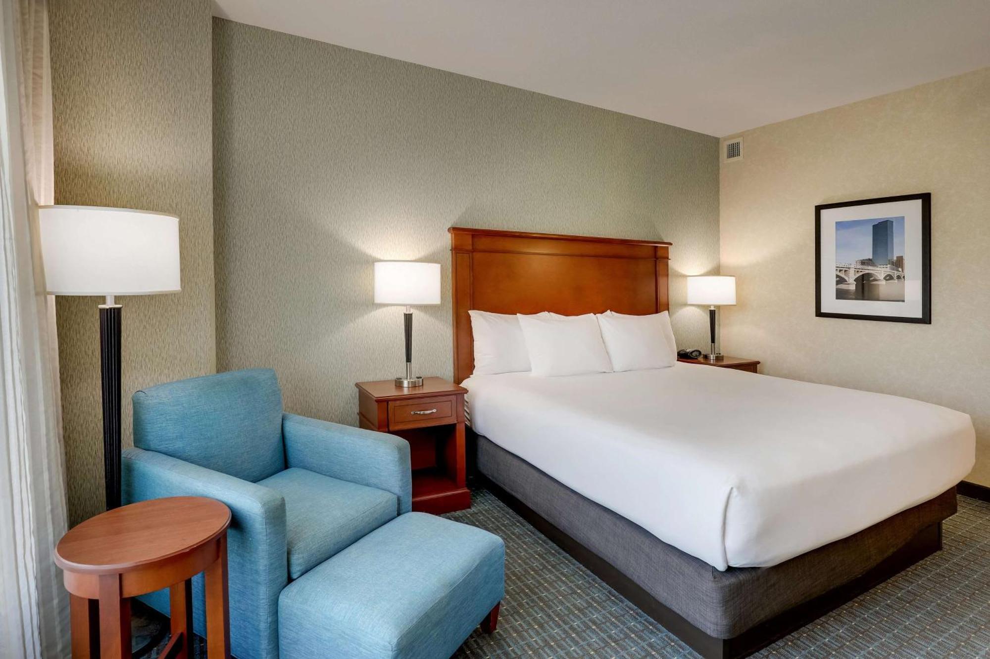 Deluxe King Room