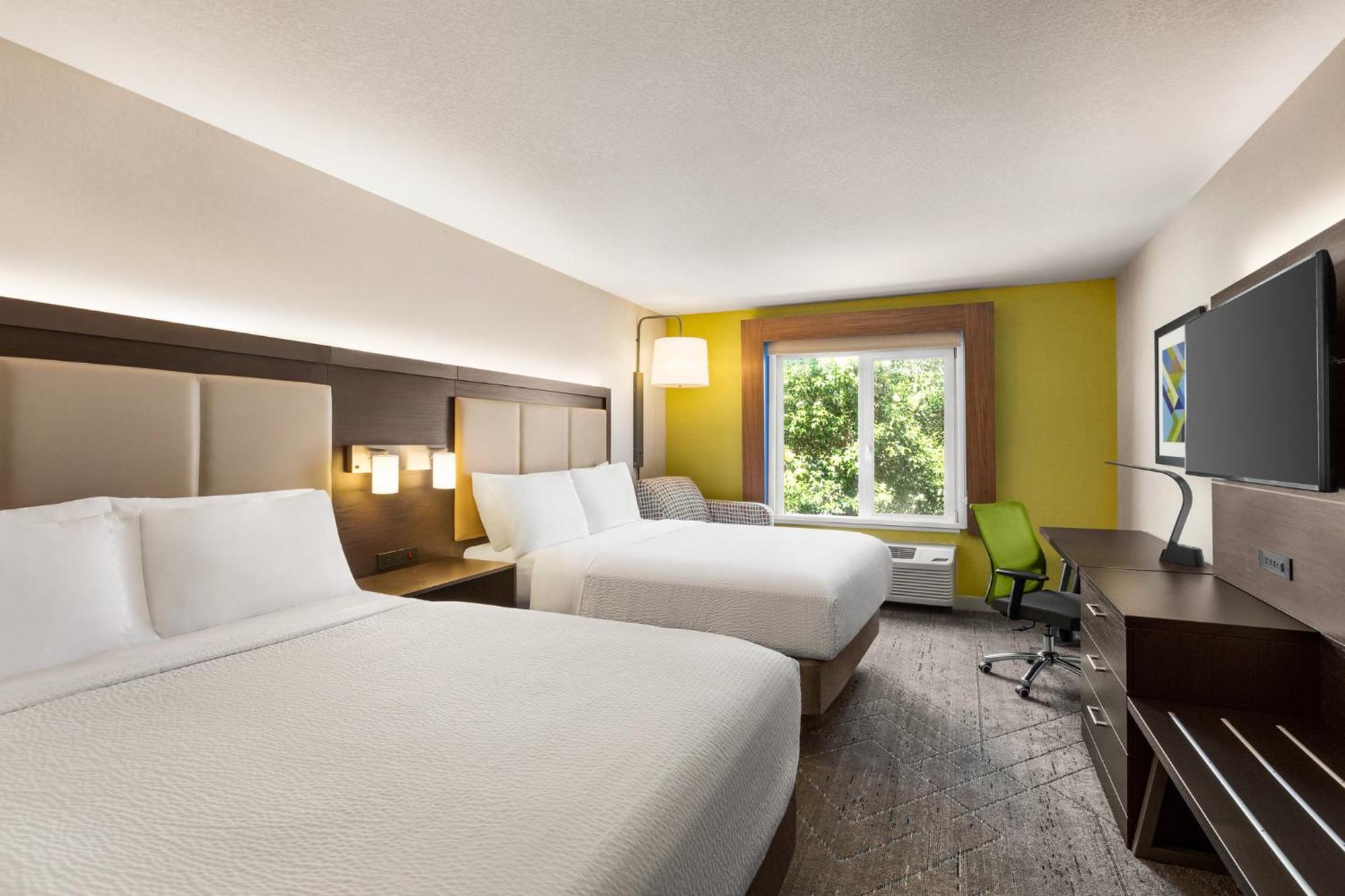 Standard Queen Room Two Queen Beds