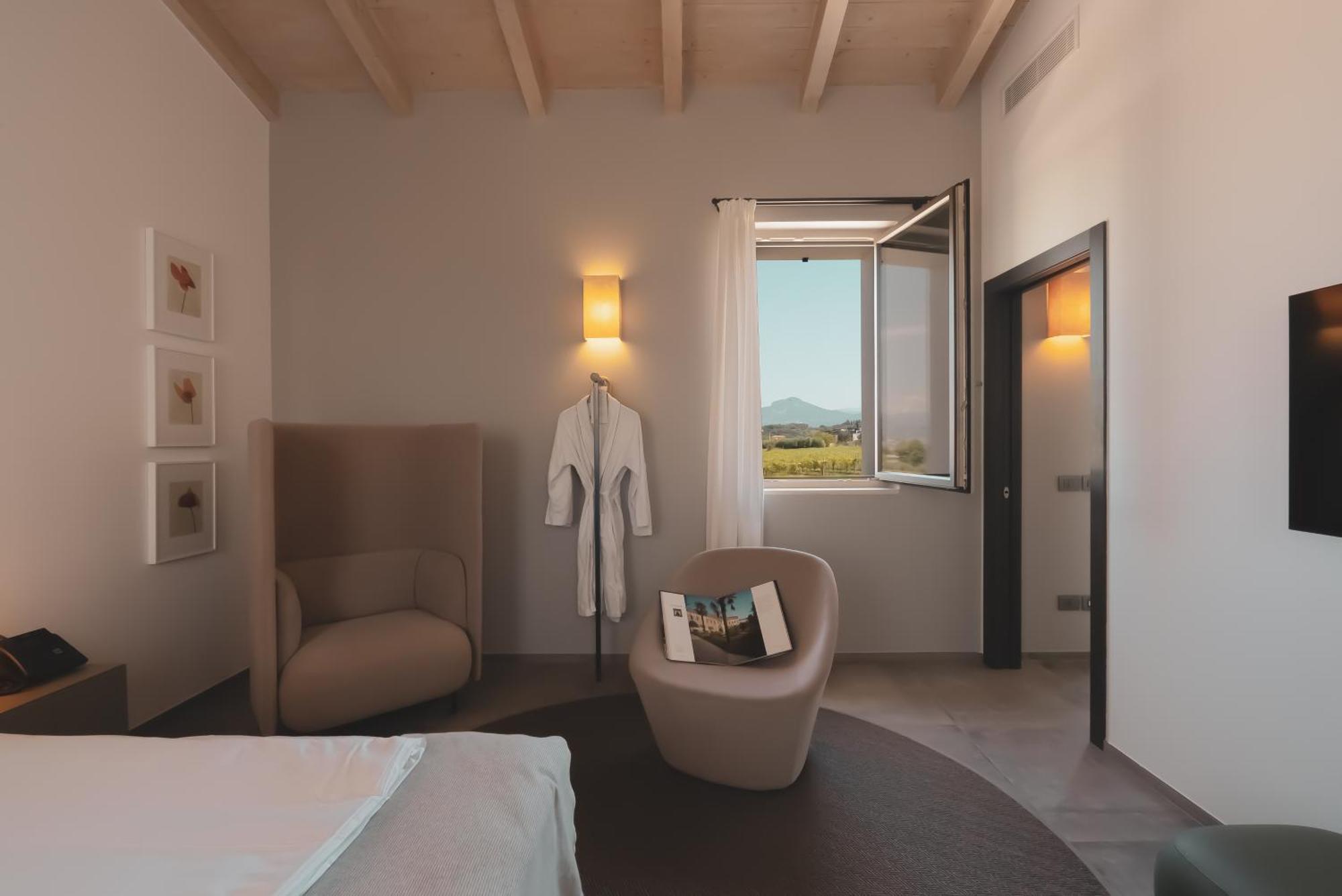 Junior Suite Vineyard View,1651251058:JPEG