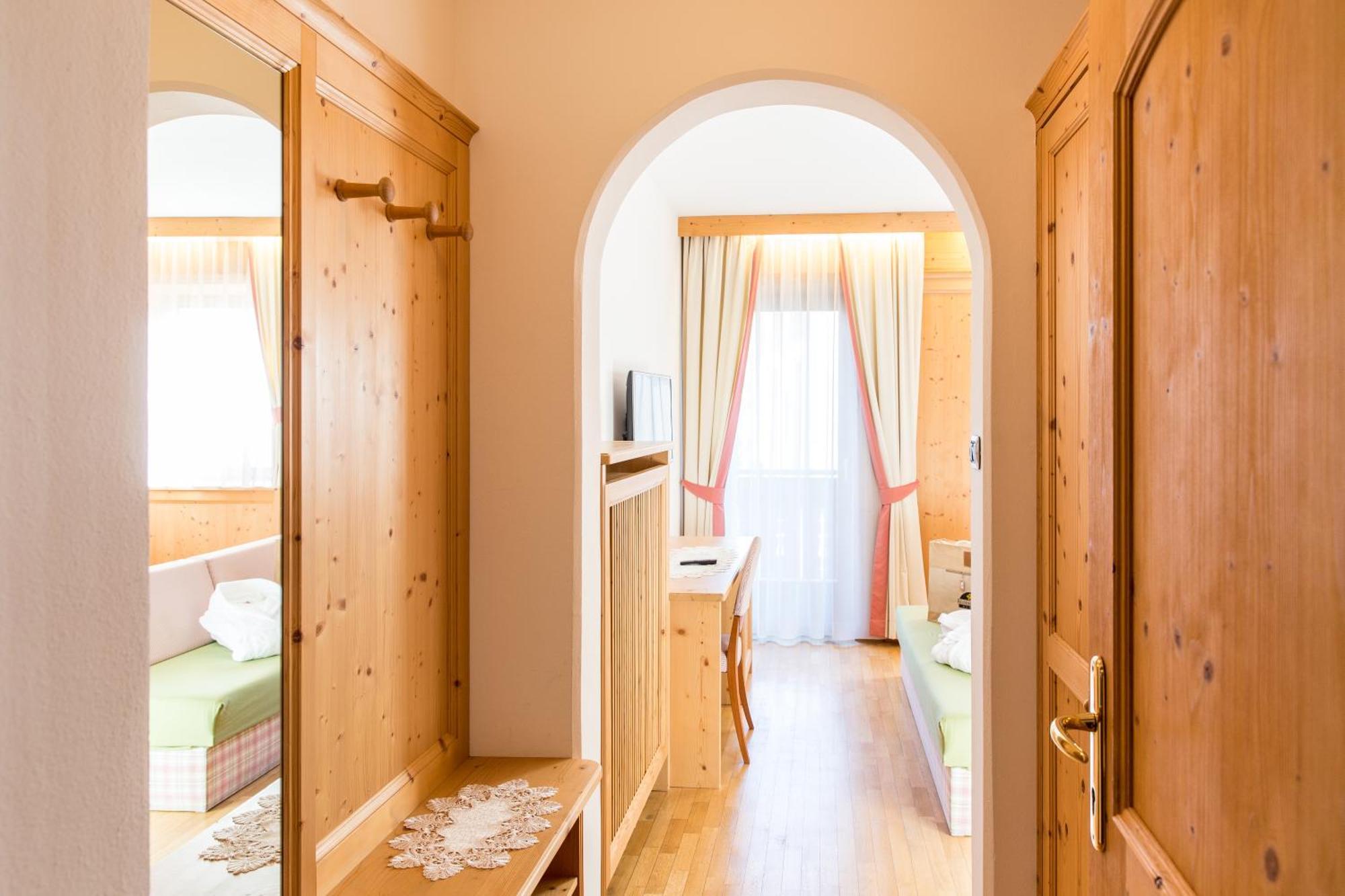 Triple Room,1607224374:JPEG