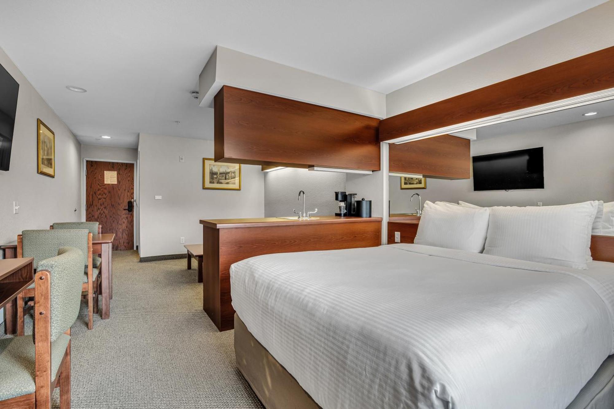 Queen Suite