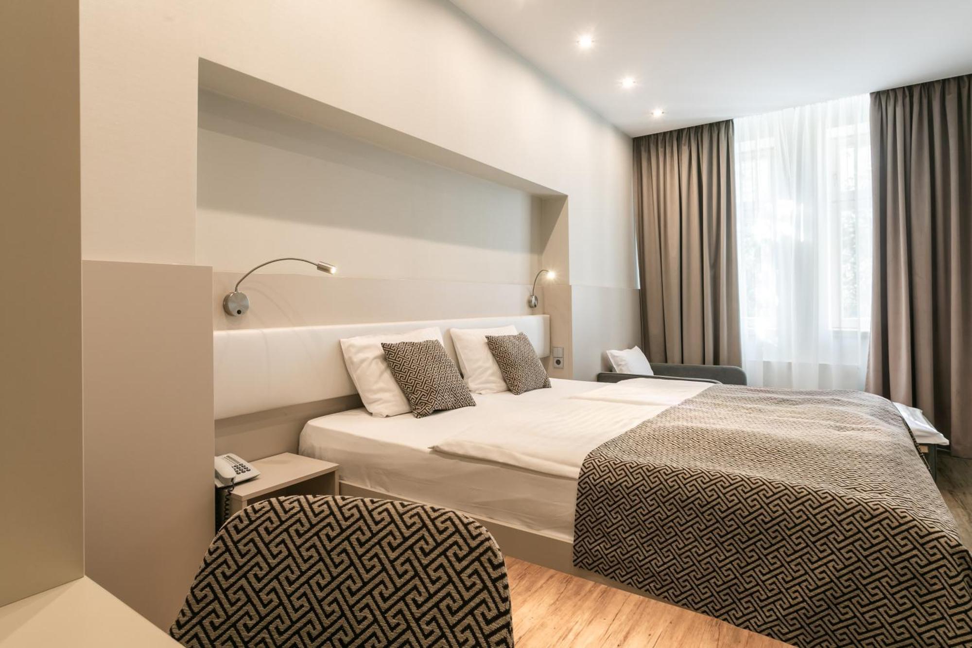 Deluxe Double Room Extra Bed