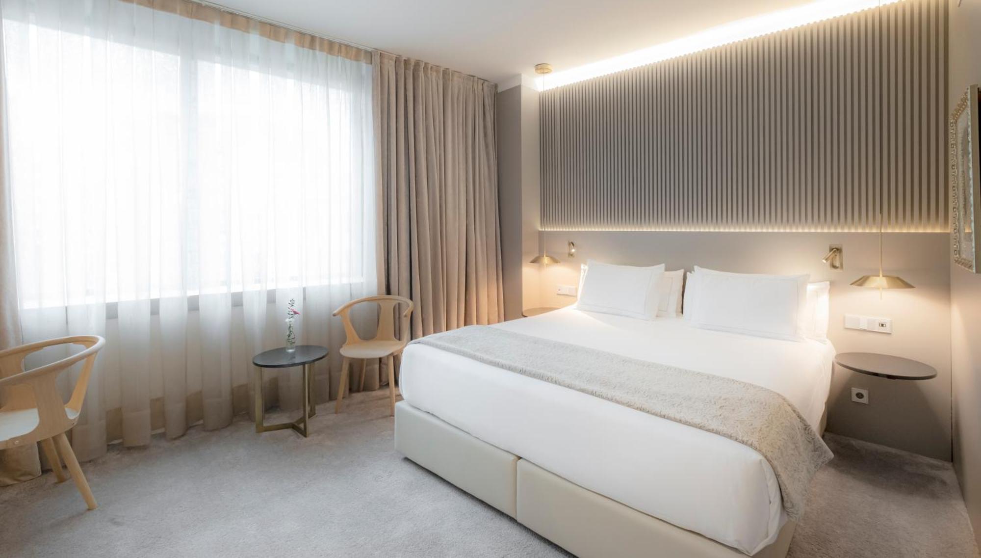 Deluxe Queen Room