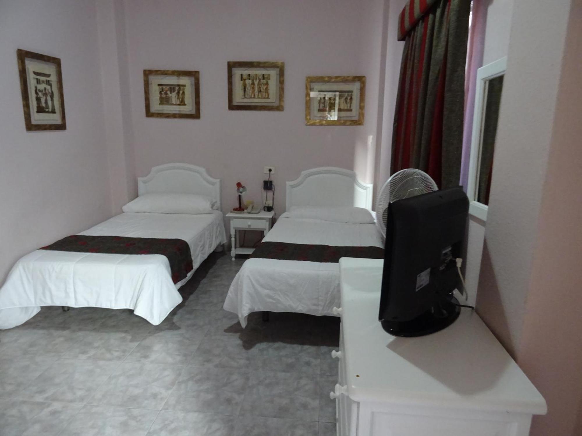 Twin Room,1360599020:JPEG