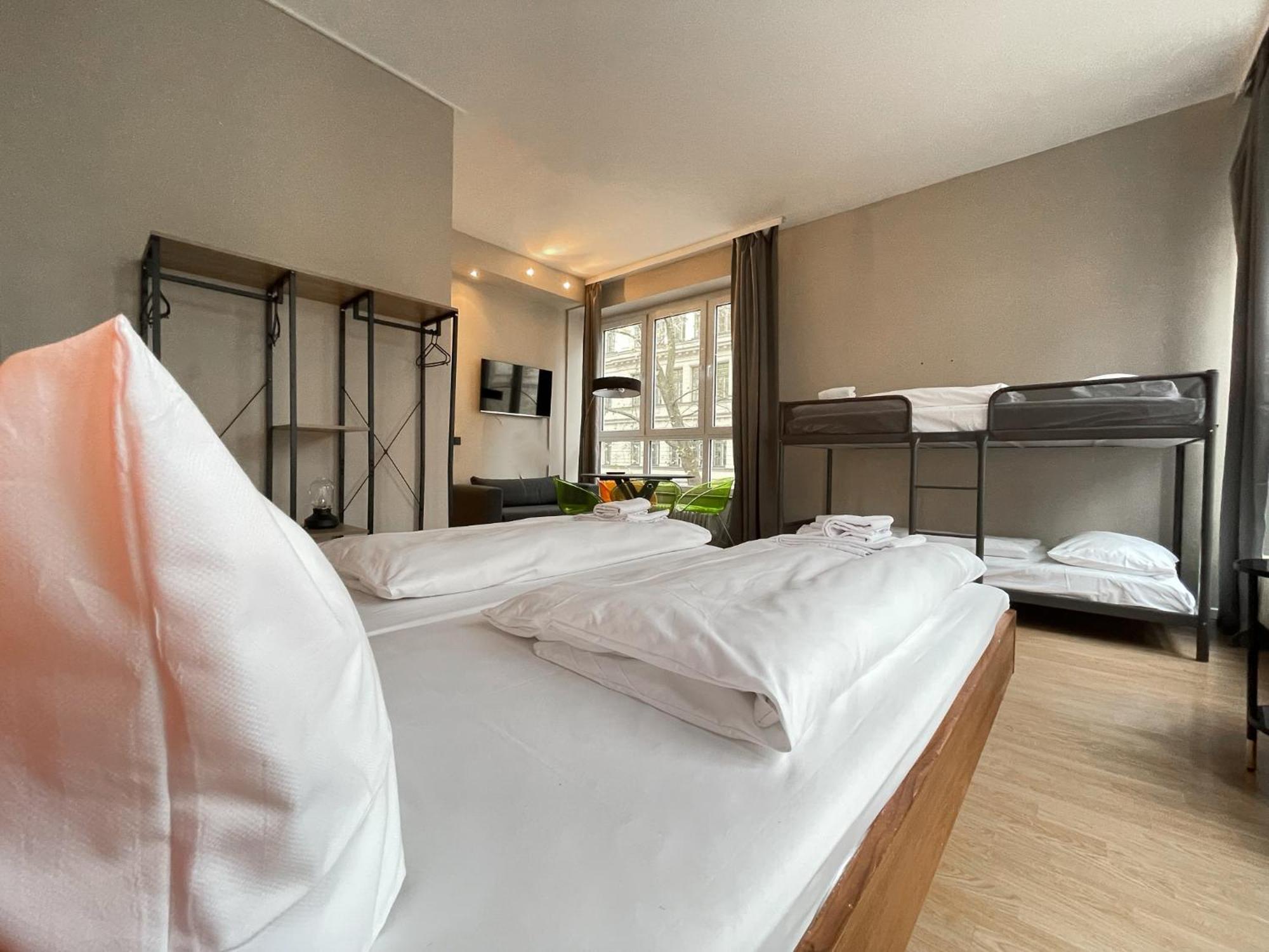 Multiple bed room up to