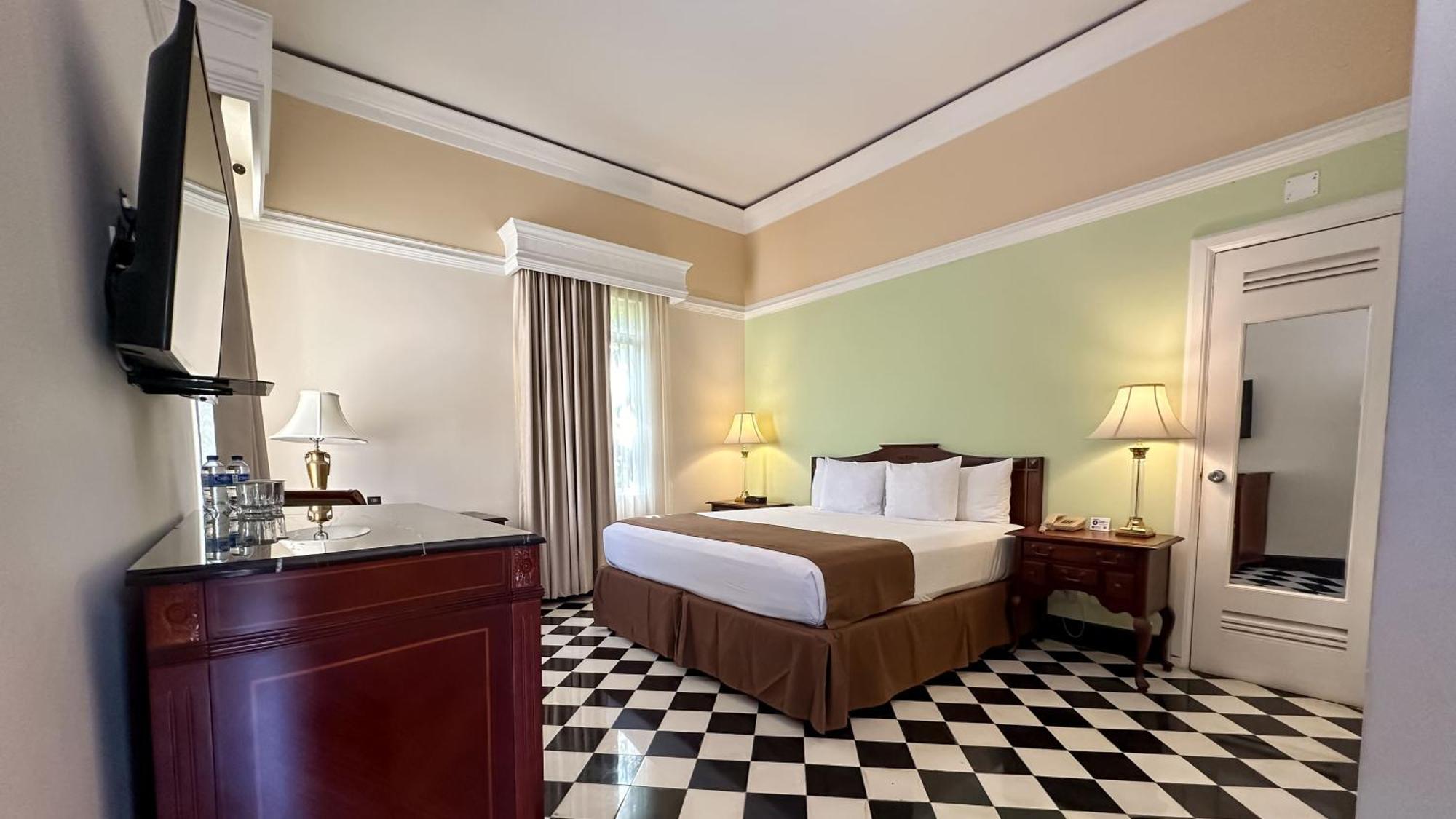 Standard King Room