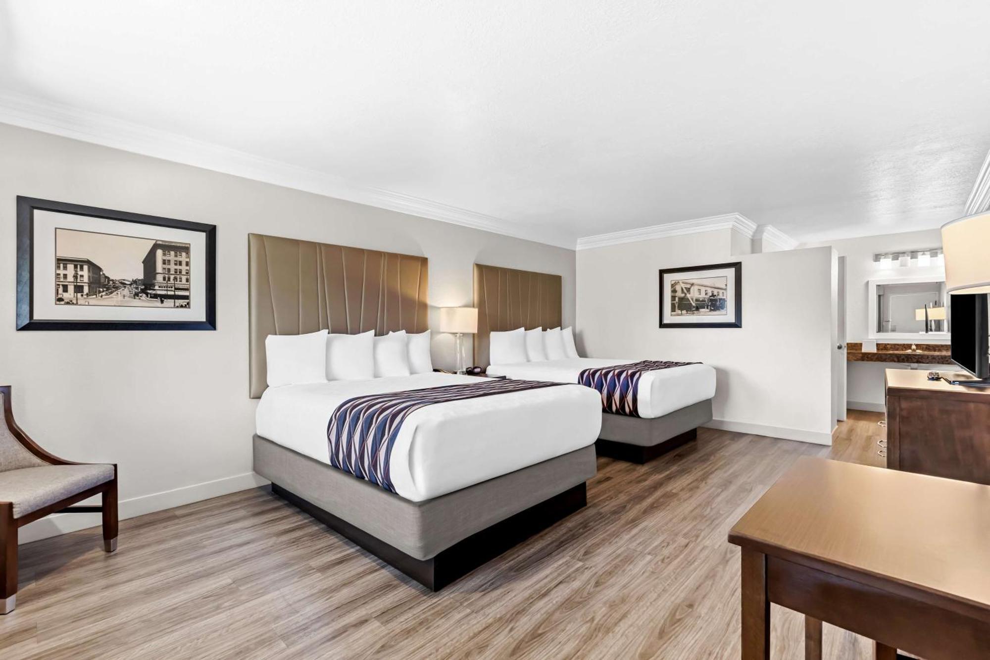 Queen Room Two Queen Beds Mobility Accessible Tub Non-Smoking