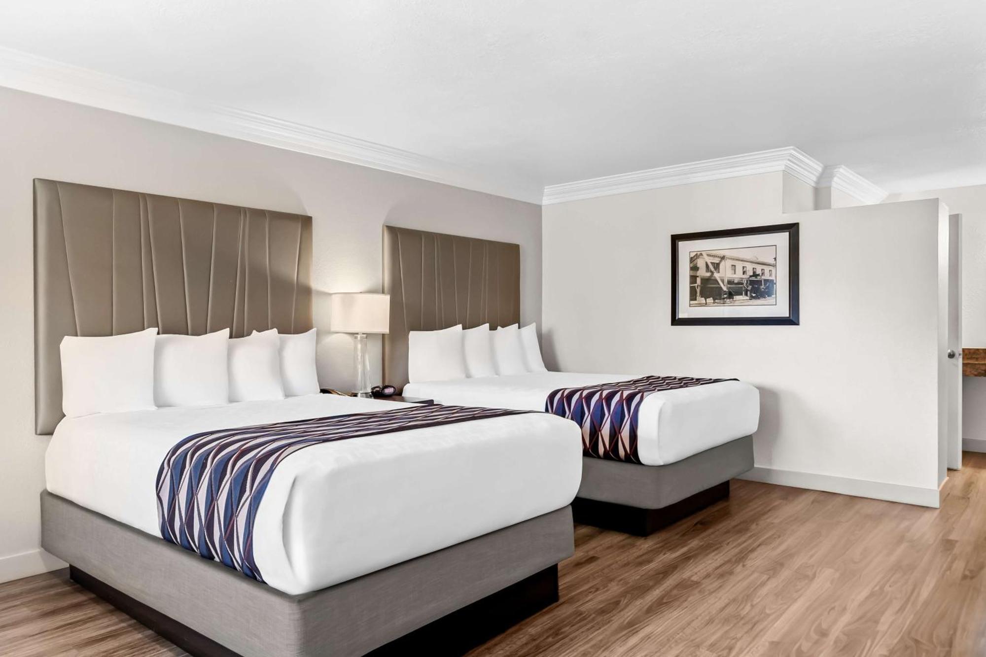 Queen Room Two Queen Beds Mobility Accessible Tub Non-Smoking