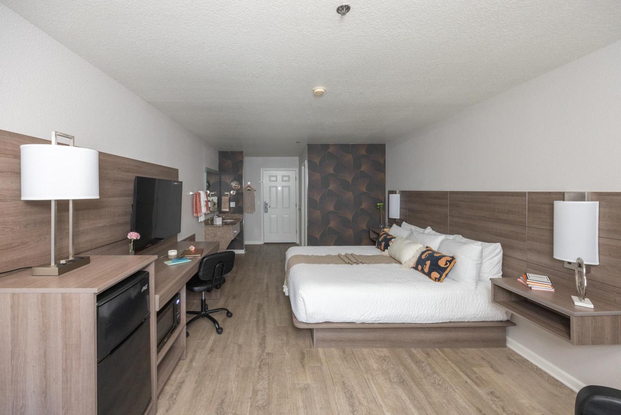 King Room with Balcony