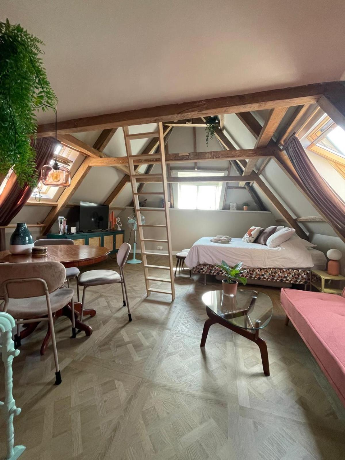 Family Room,1607686373:JPEG