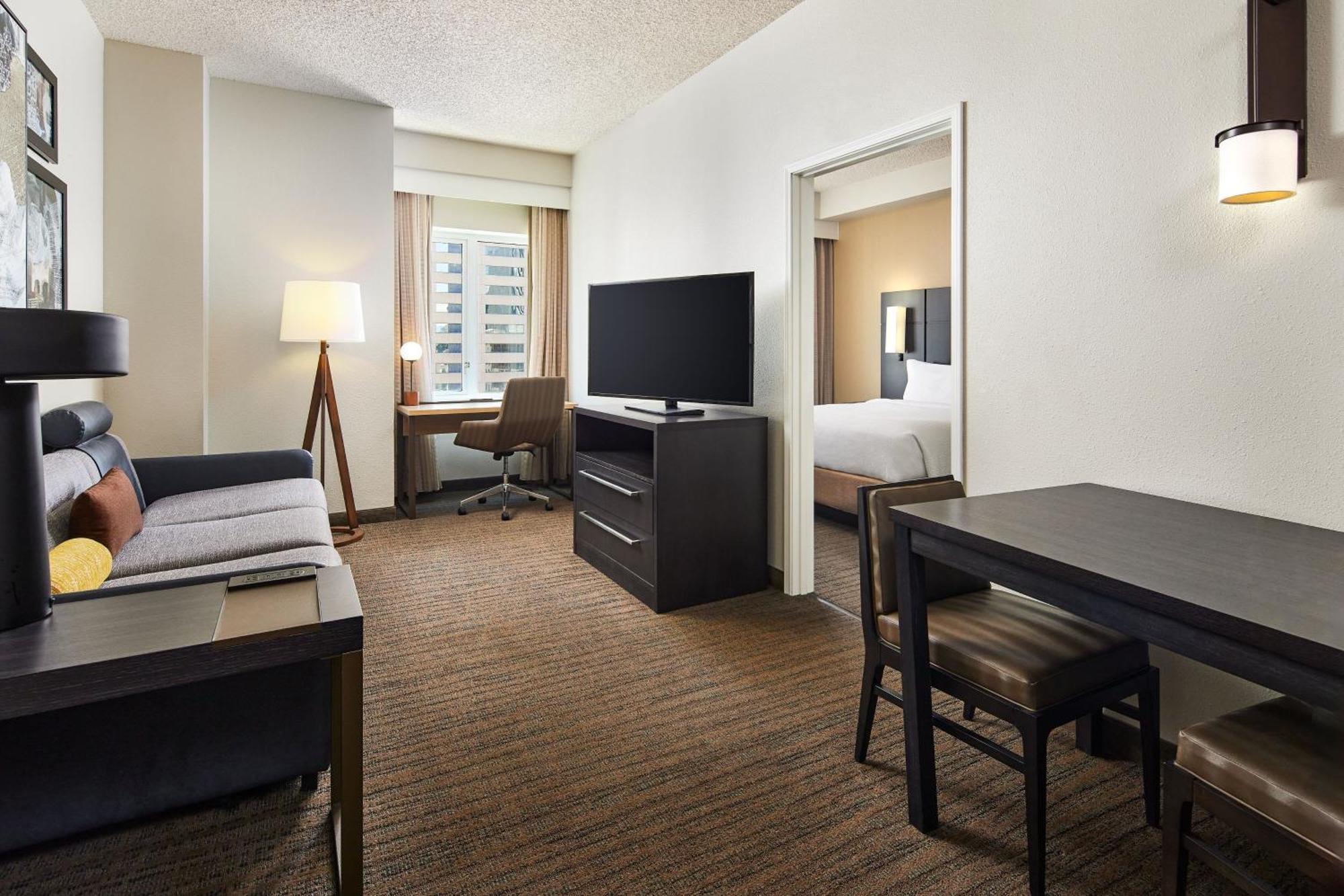One-Bedroom Suite City View
