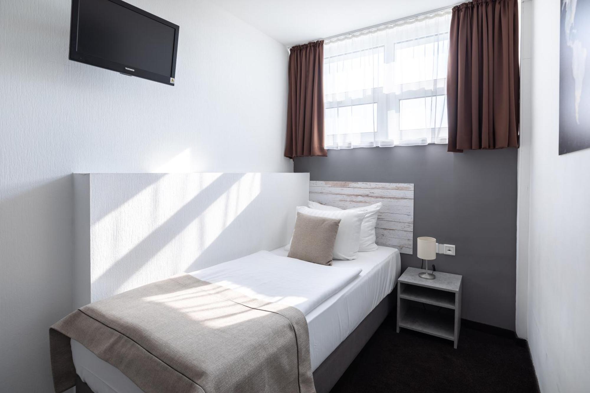 Economy Single Room