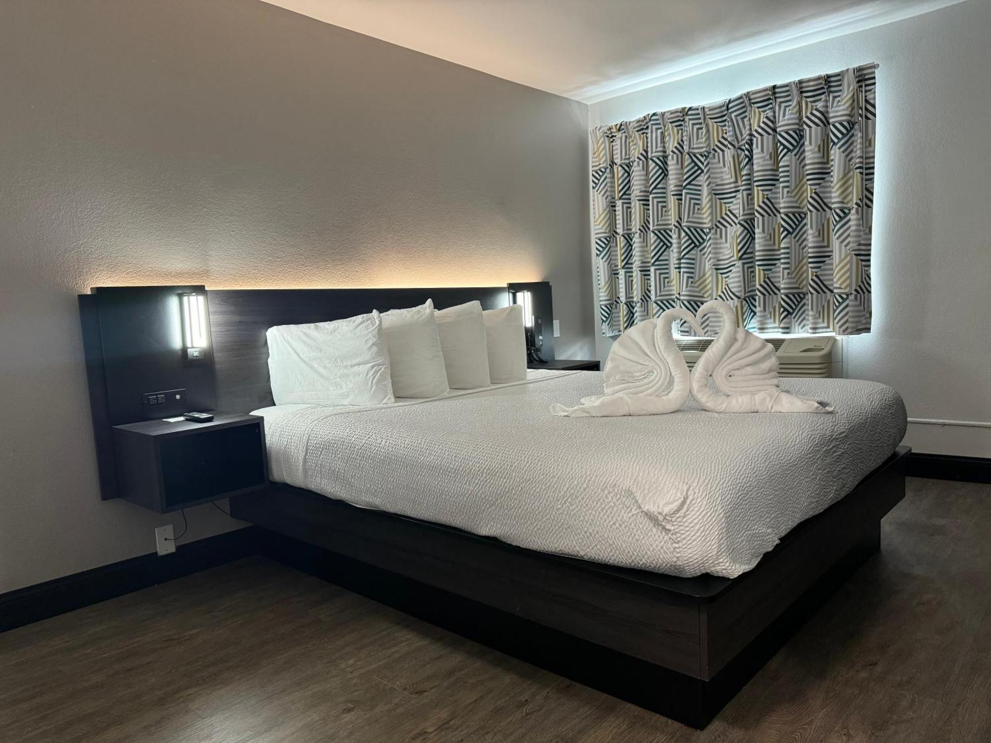 King Room,1608300759:JPEG