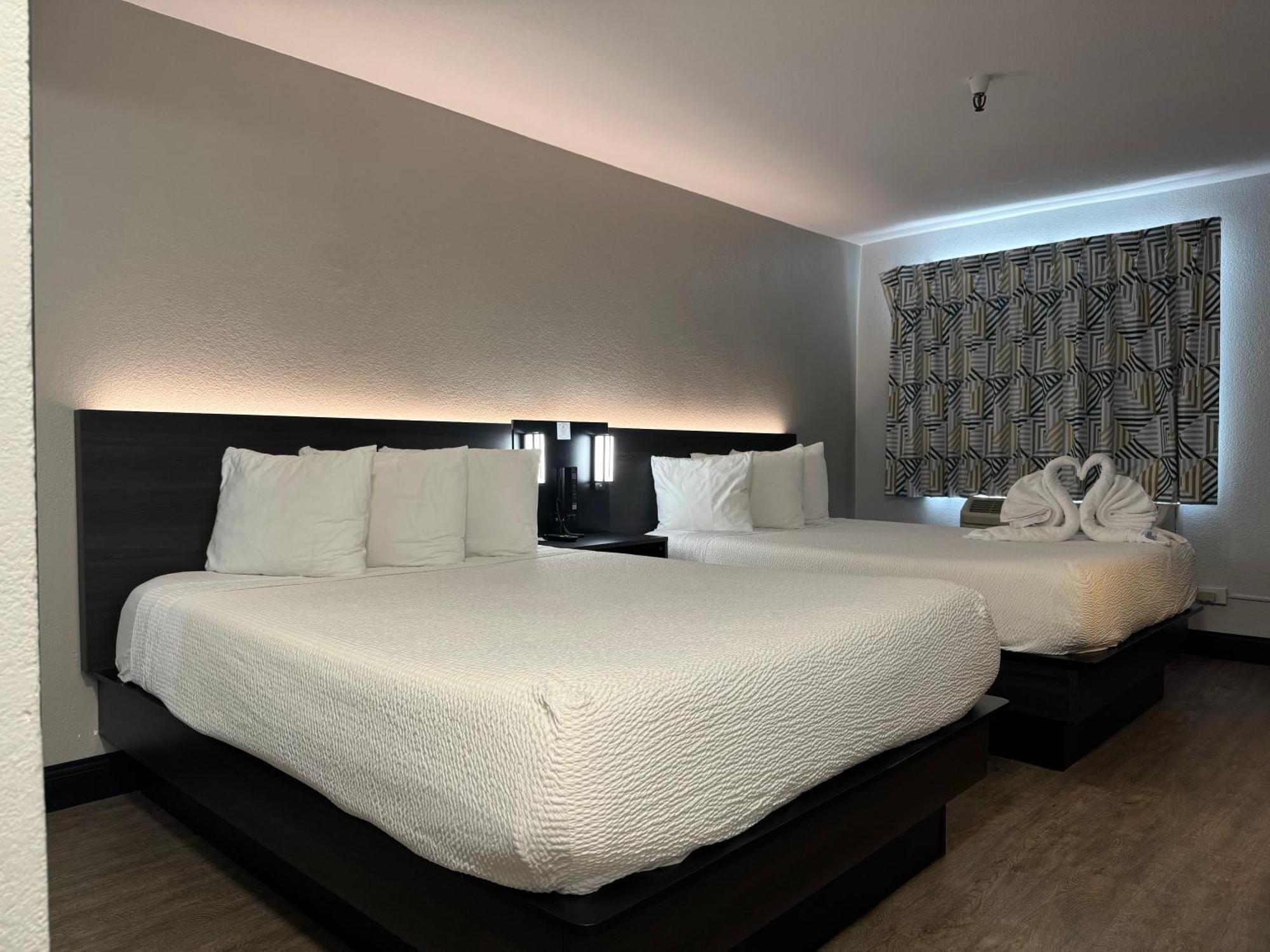 Queen Room Two Queen Beds