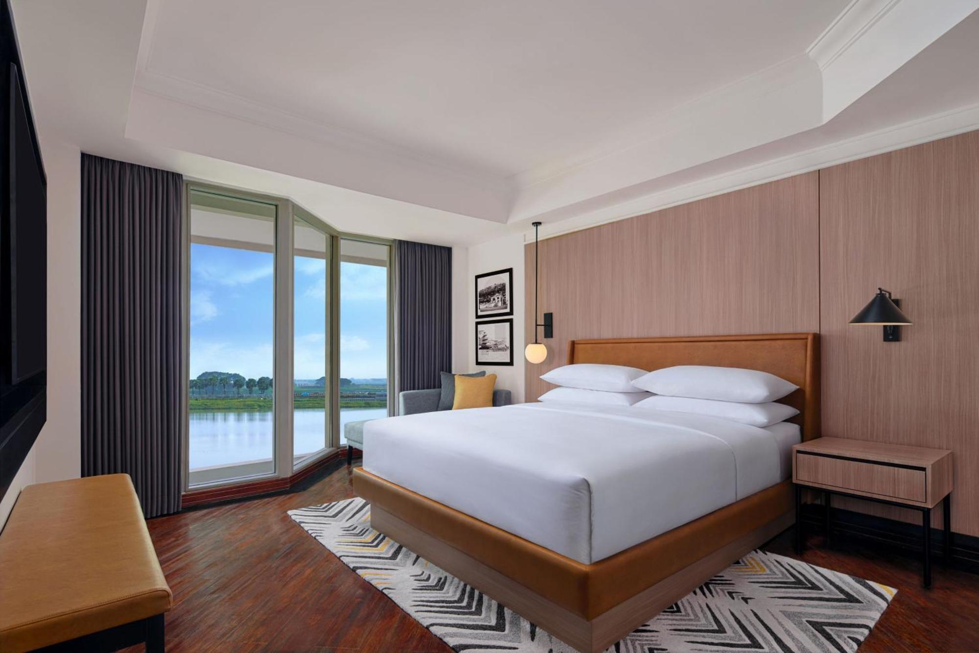 One-Bedroom King Suite