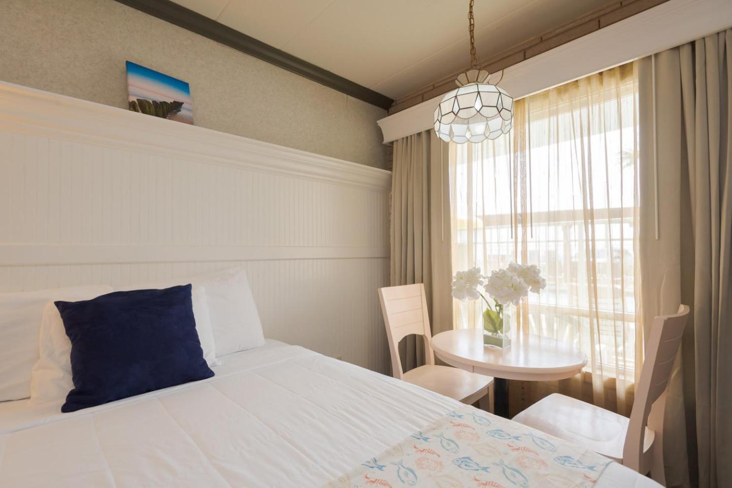 Standard Room Two Queen Beds Pool Side Downstairs