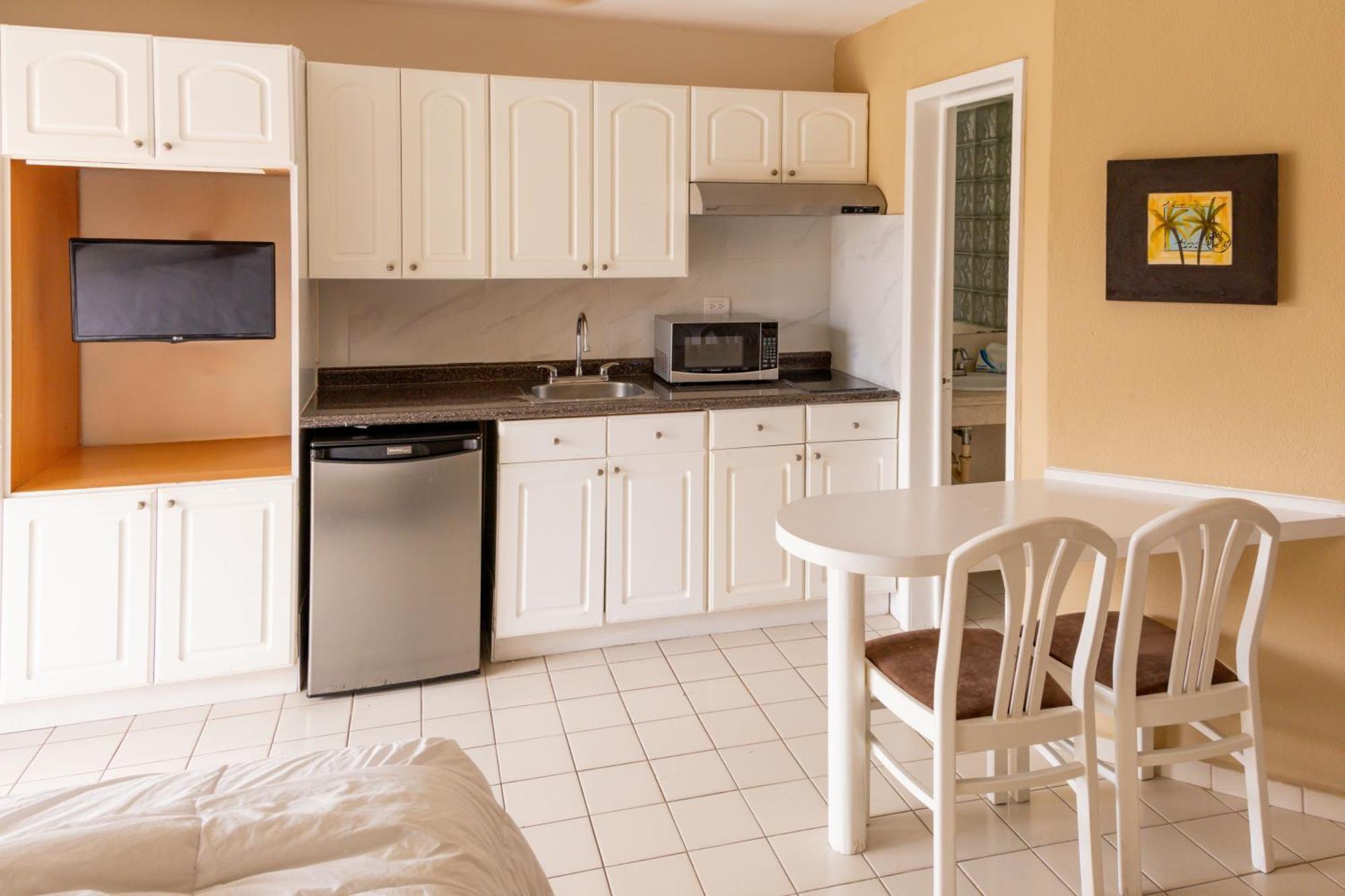 Queen Studio One Bed