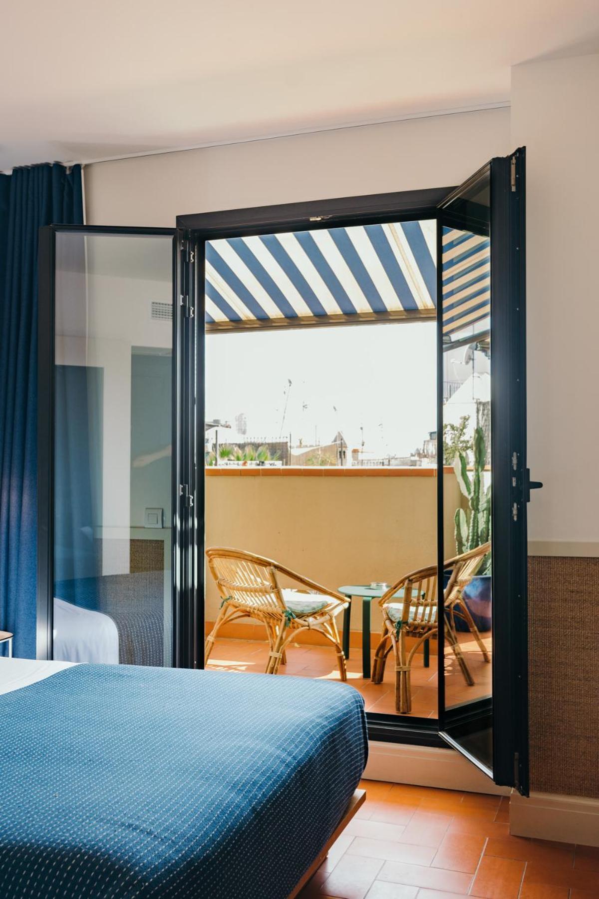 Small Double Room Terrace,1769884629:JPEG
