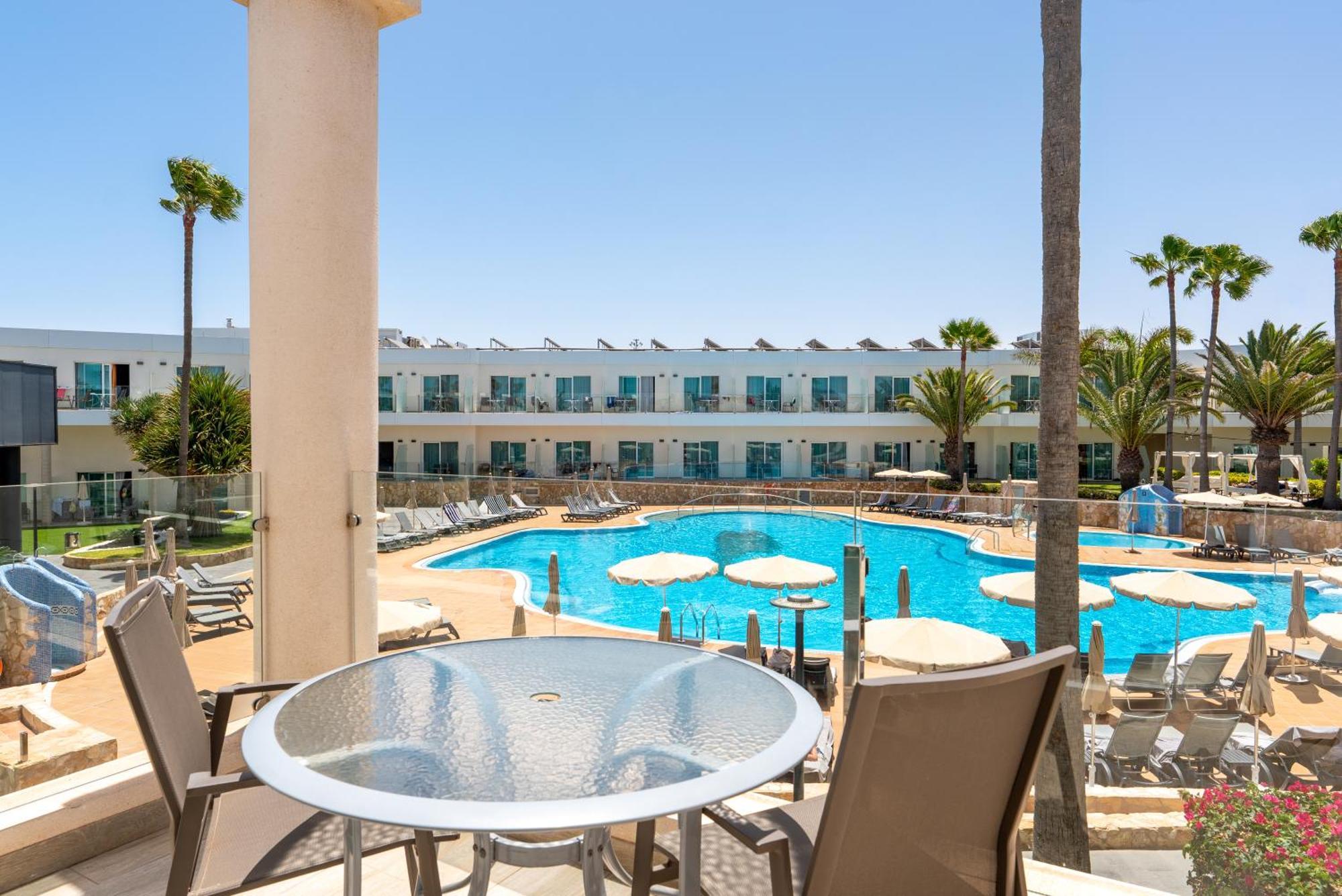 Suite Pool View