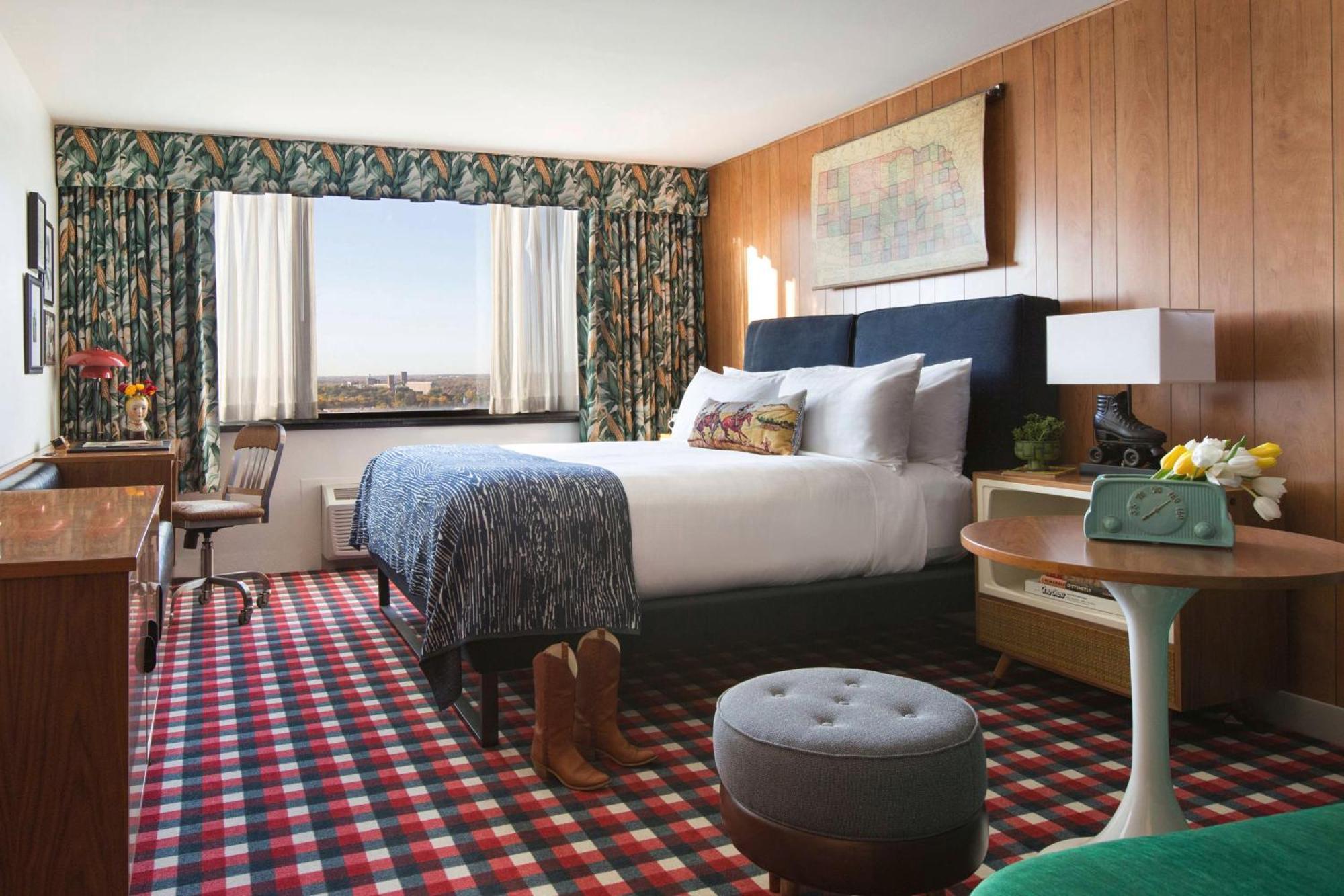 Graduate King Room