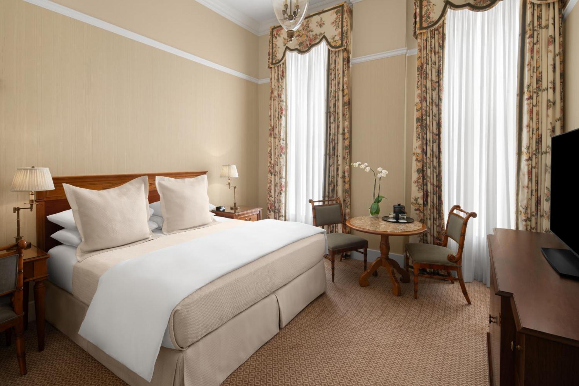 Capital King Room