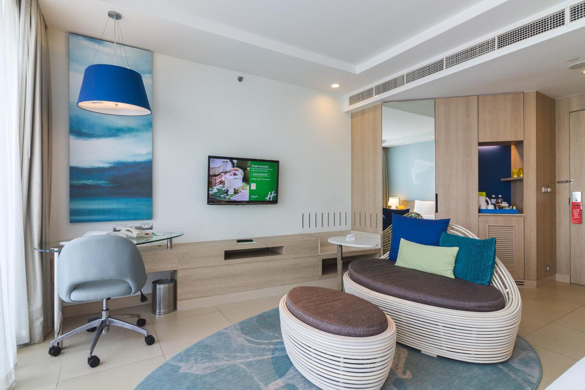 Standard King Room Club Access Executive Tower
