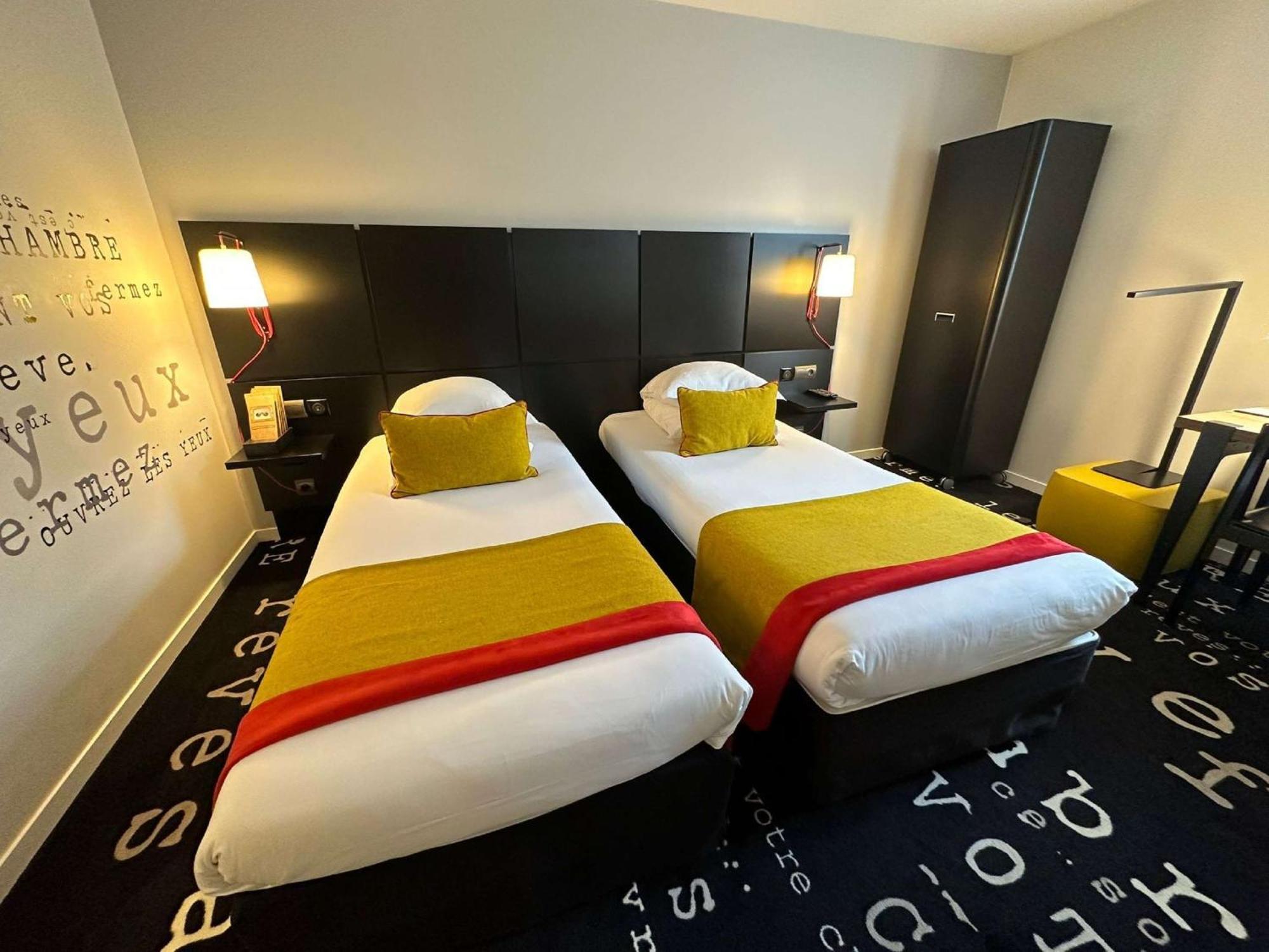 Standard Twin Room,1609725558:JPEG