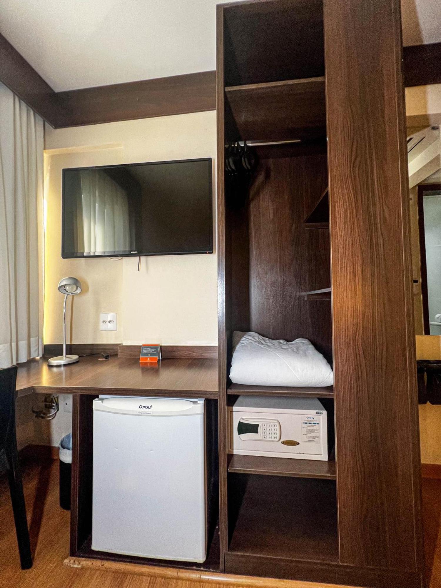 Quarto Duplo