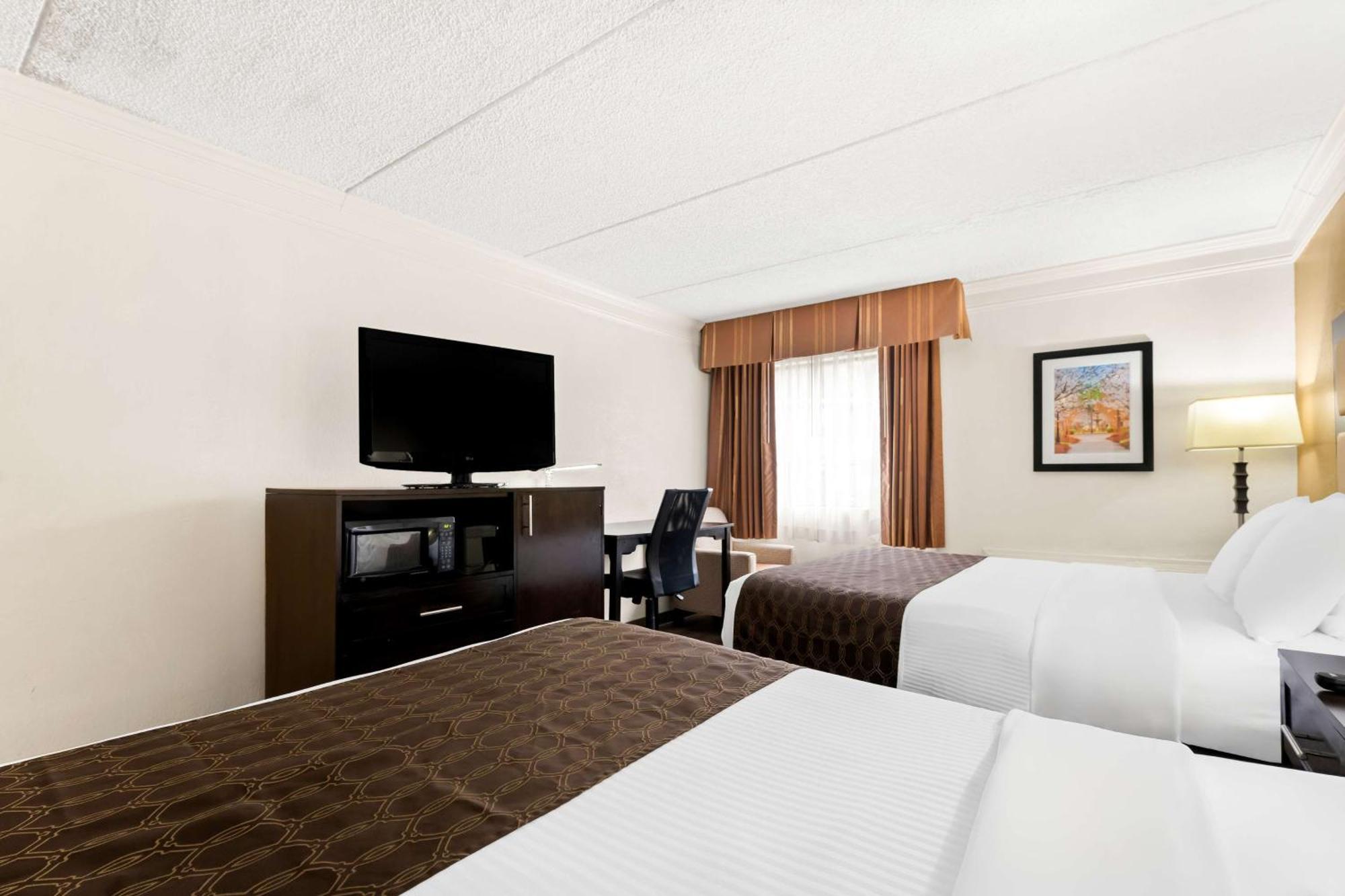 Queen Room Two Queen Beds Bath Tub Disability Access or Non-Smoking,1705634971:JPEG