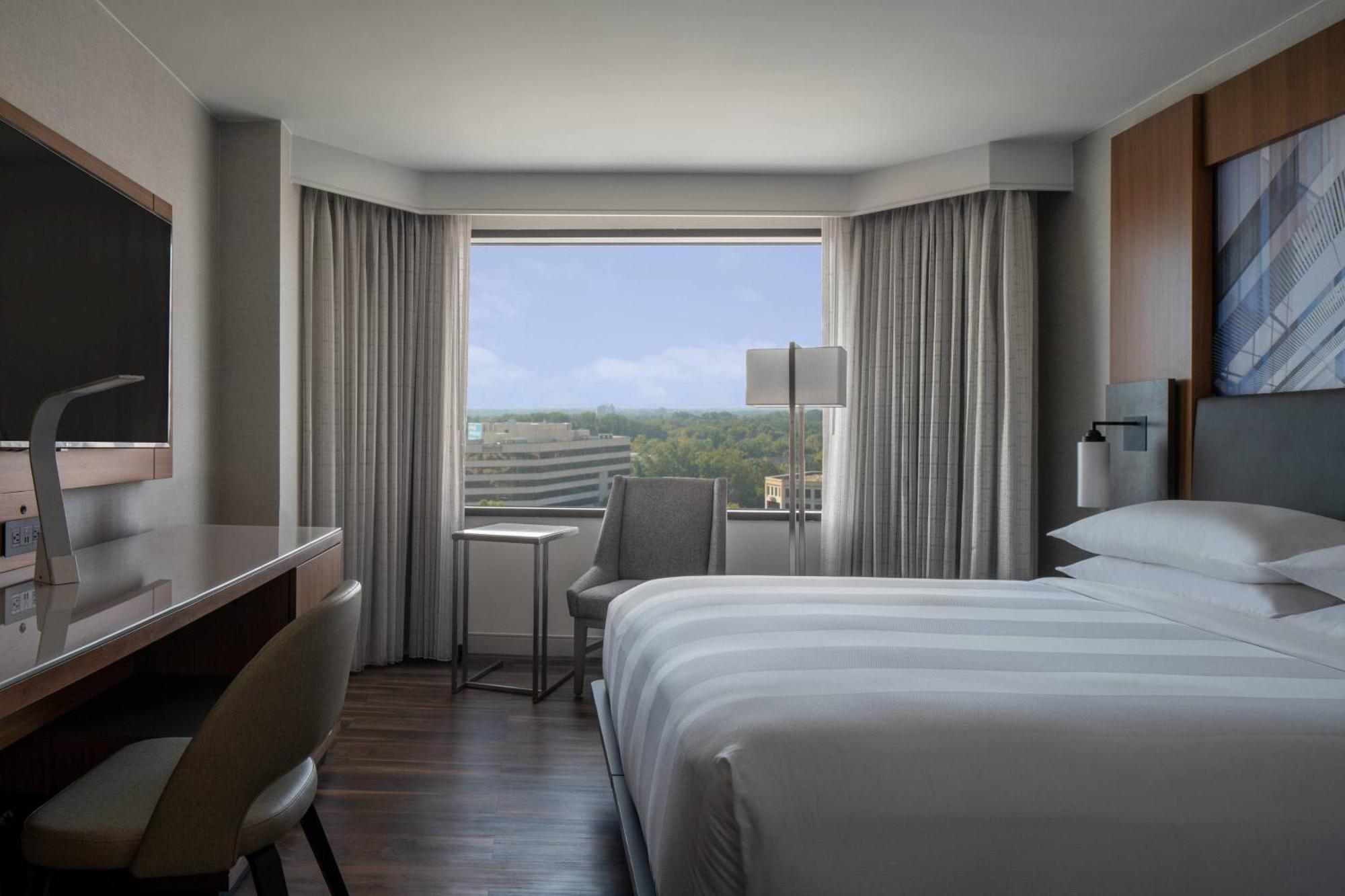 King Room High Floor or Club Lounge Access,1363822796:JPEG