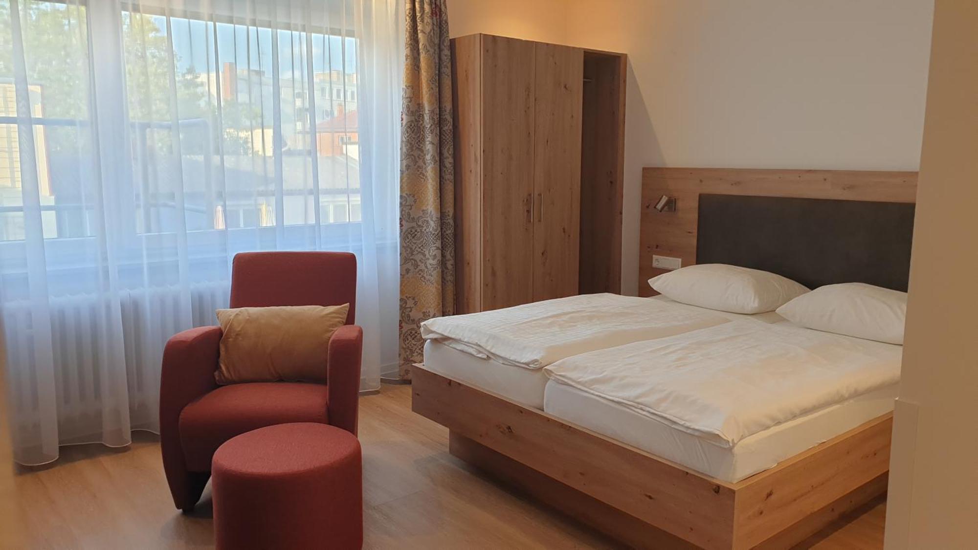 Deluxe Double Room,1746882159:JPEG