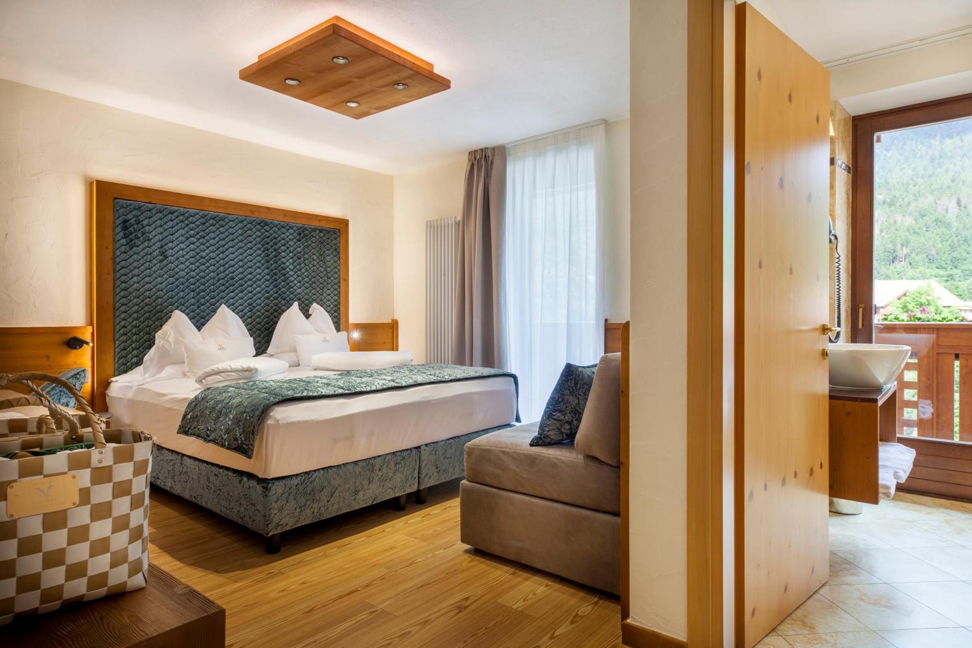 Superior Double or Twin Room Mountain View Spa Access,1610232250:JPEG