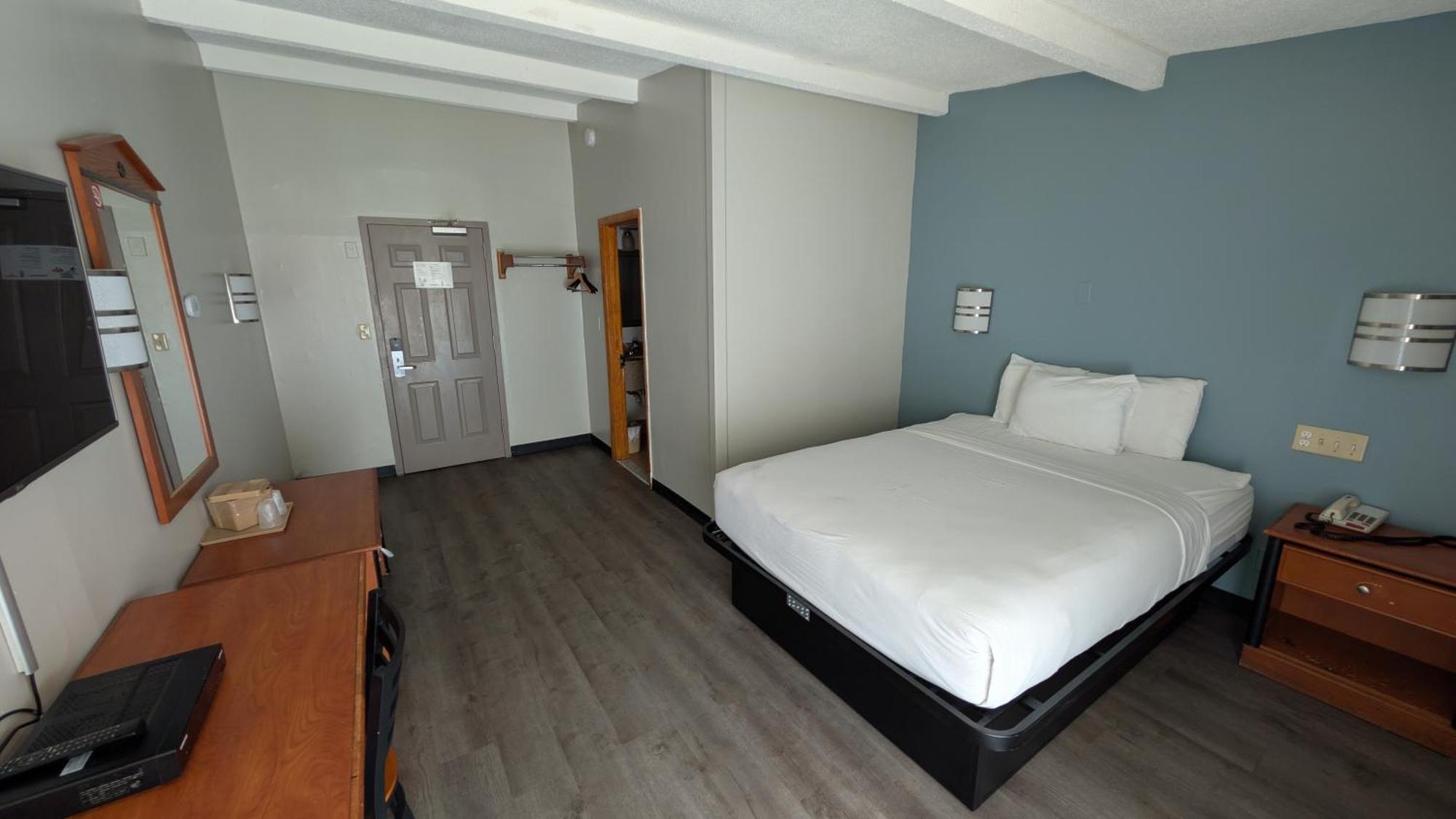 Queen Room