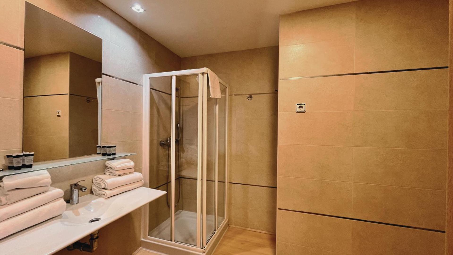 Superior Apartment,1610237459:JPEG
