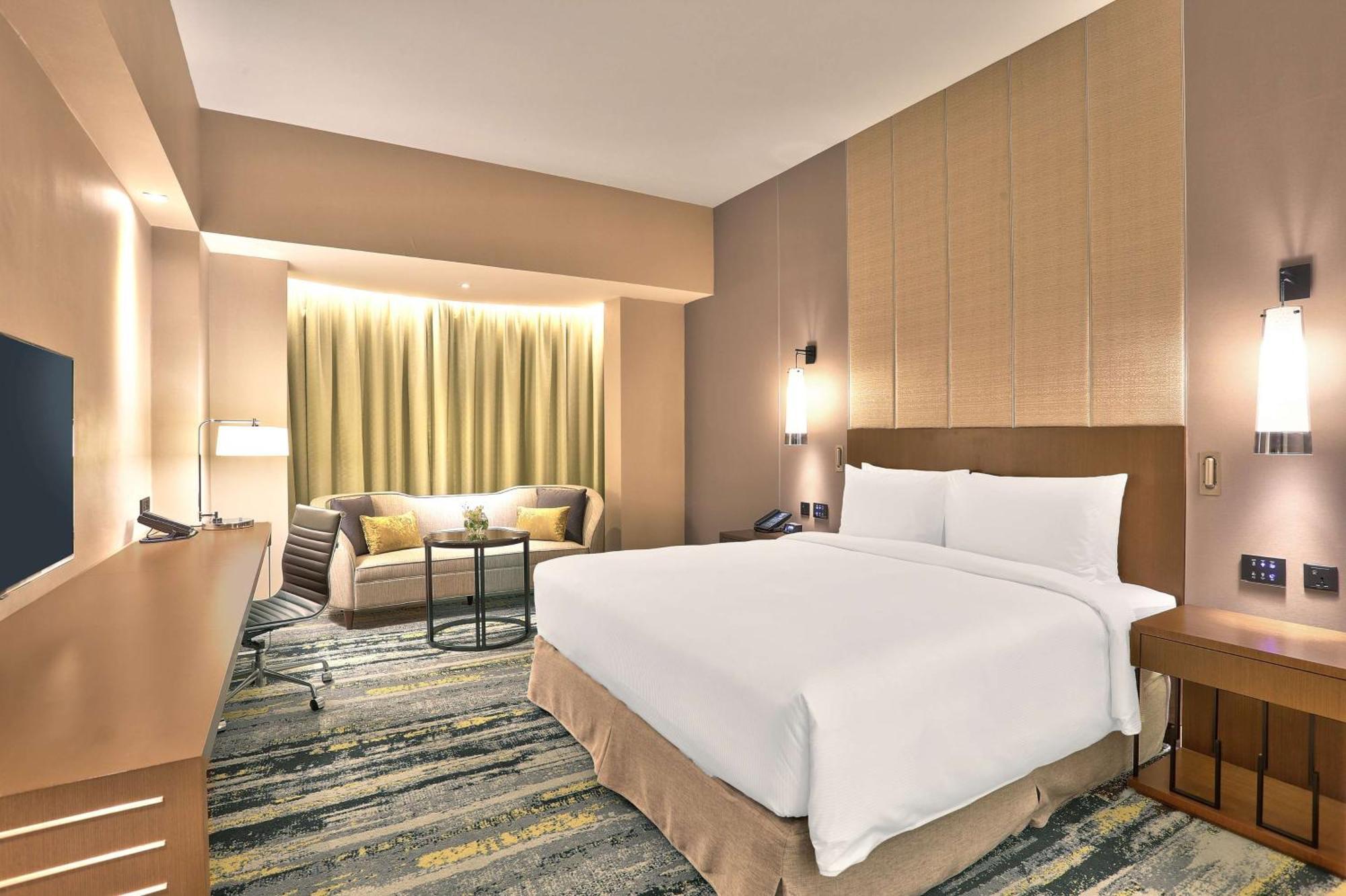 Deluxe King Room