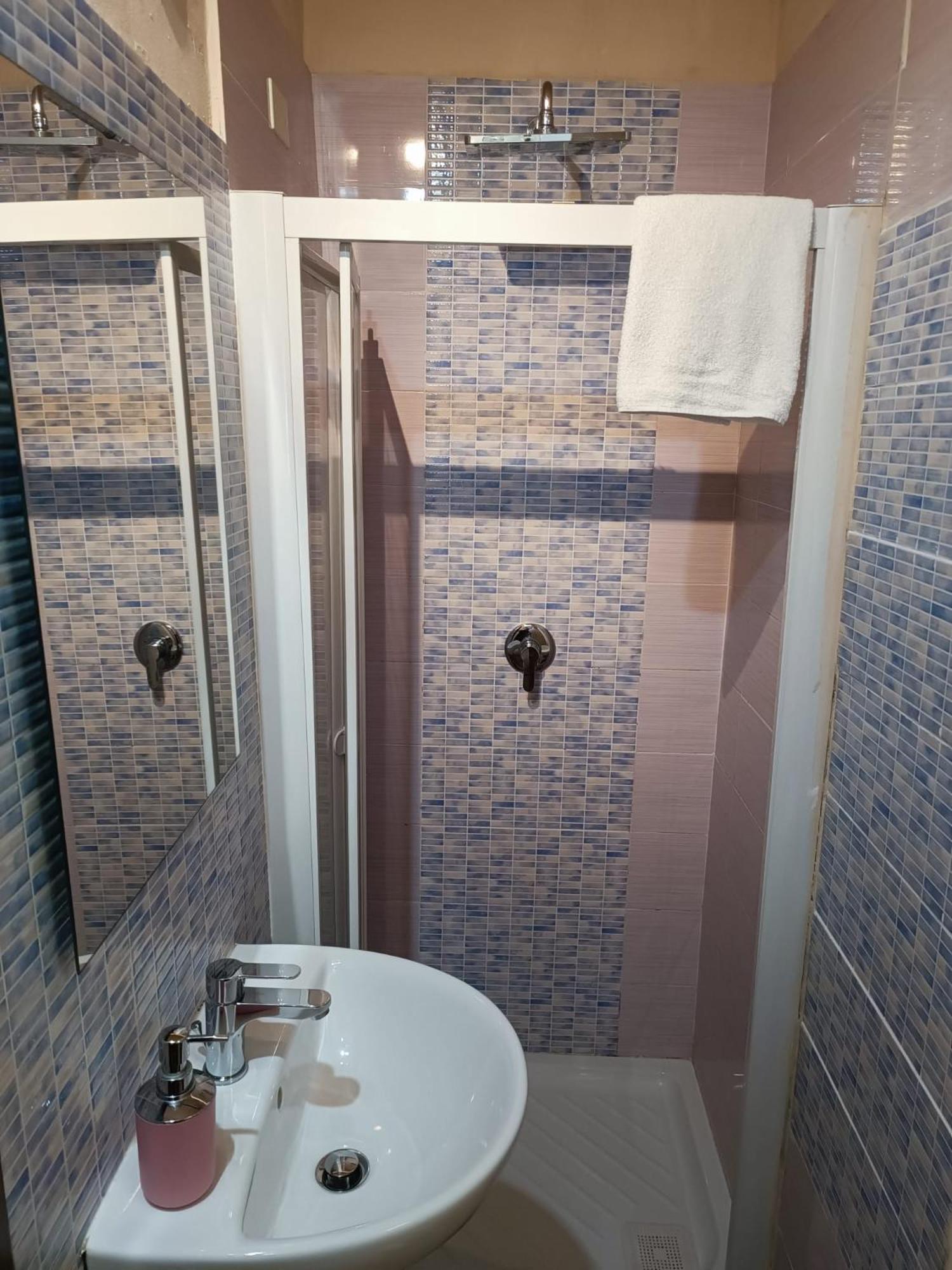 Double or Twin Room Private Bathroom